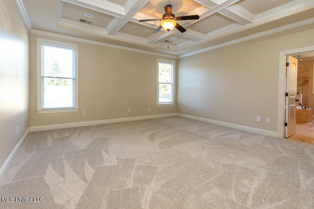20 Surrey Loop Property Photo 22