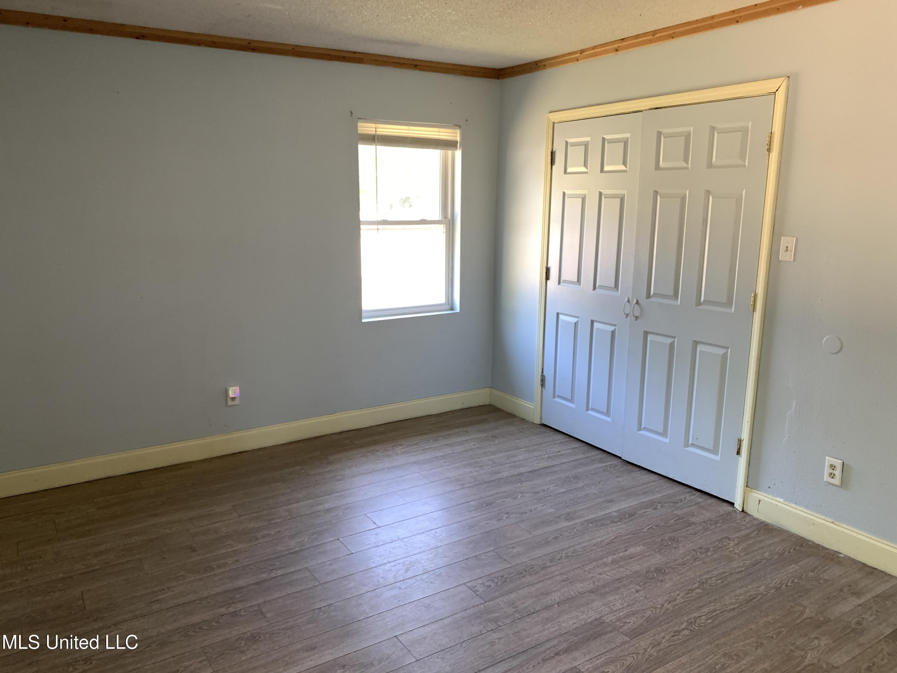 8019 Hancock Drive Property Photo 8