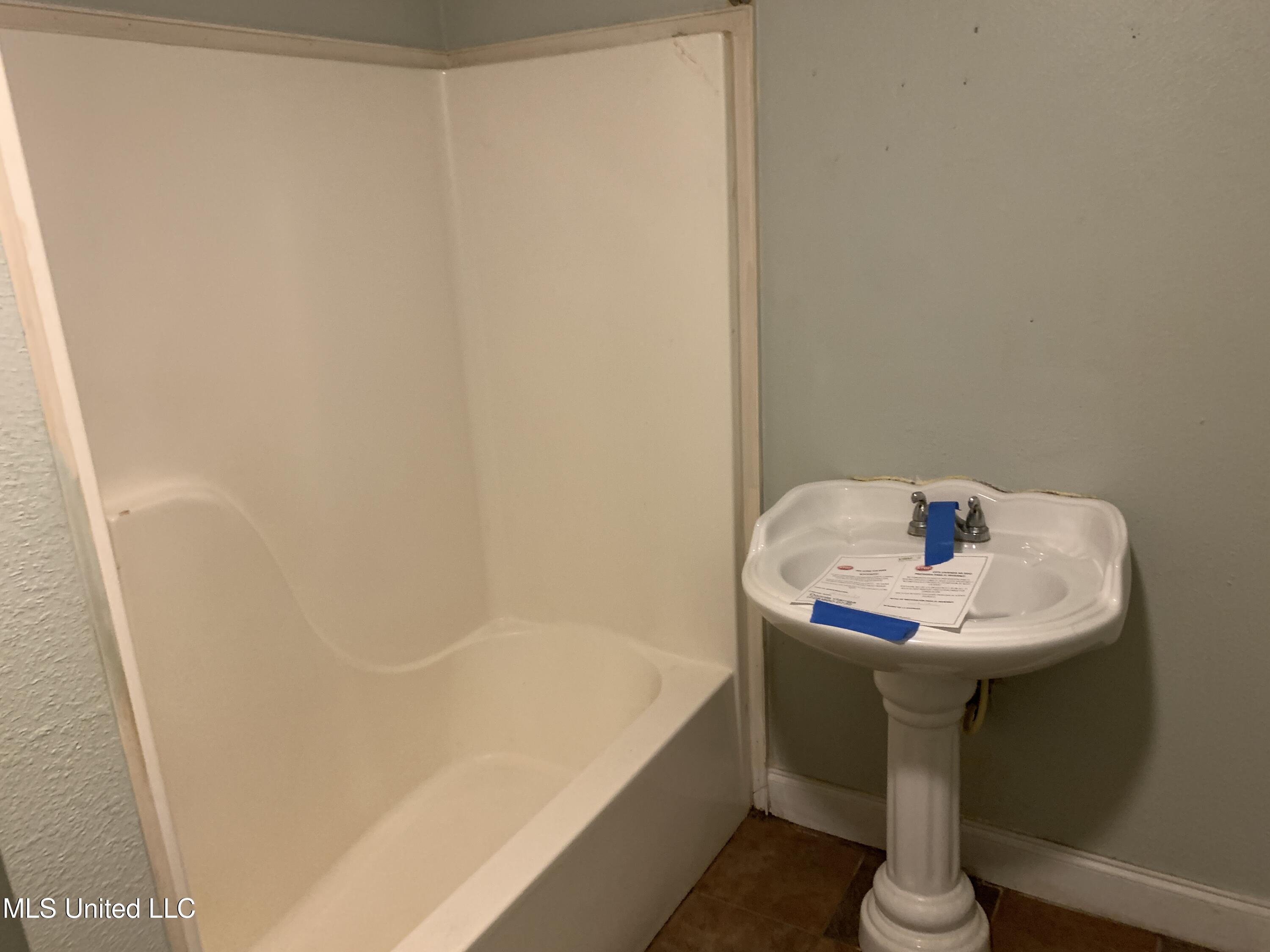 8019 Hancock Drive Property Photo 10