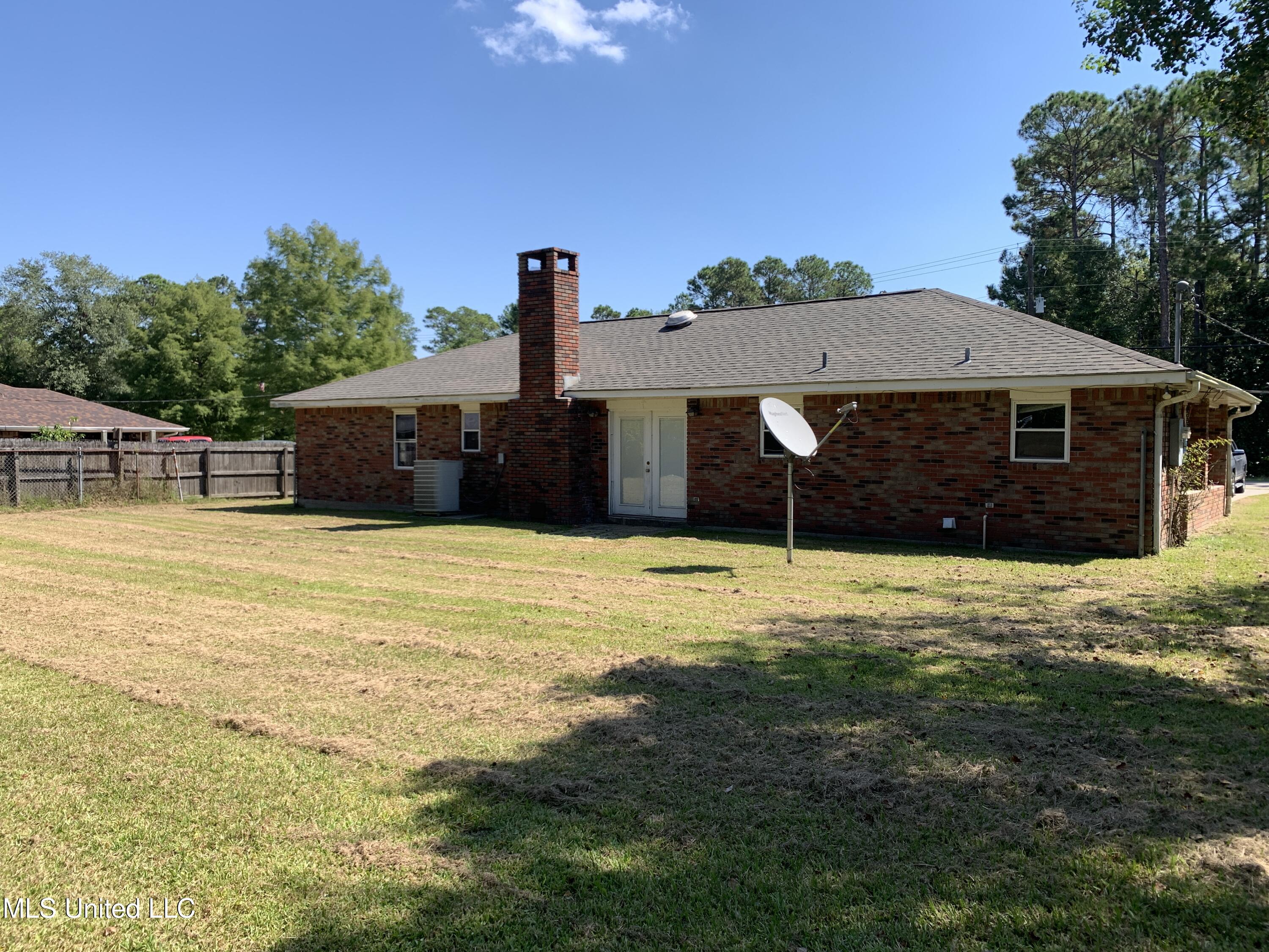 8019 Hancock Drive Property Photo 11
