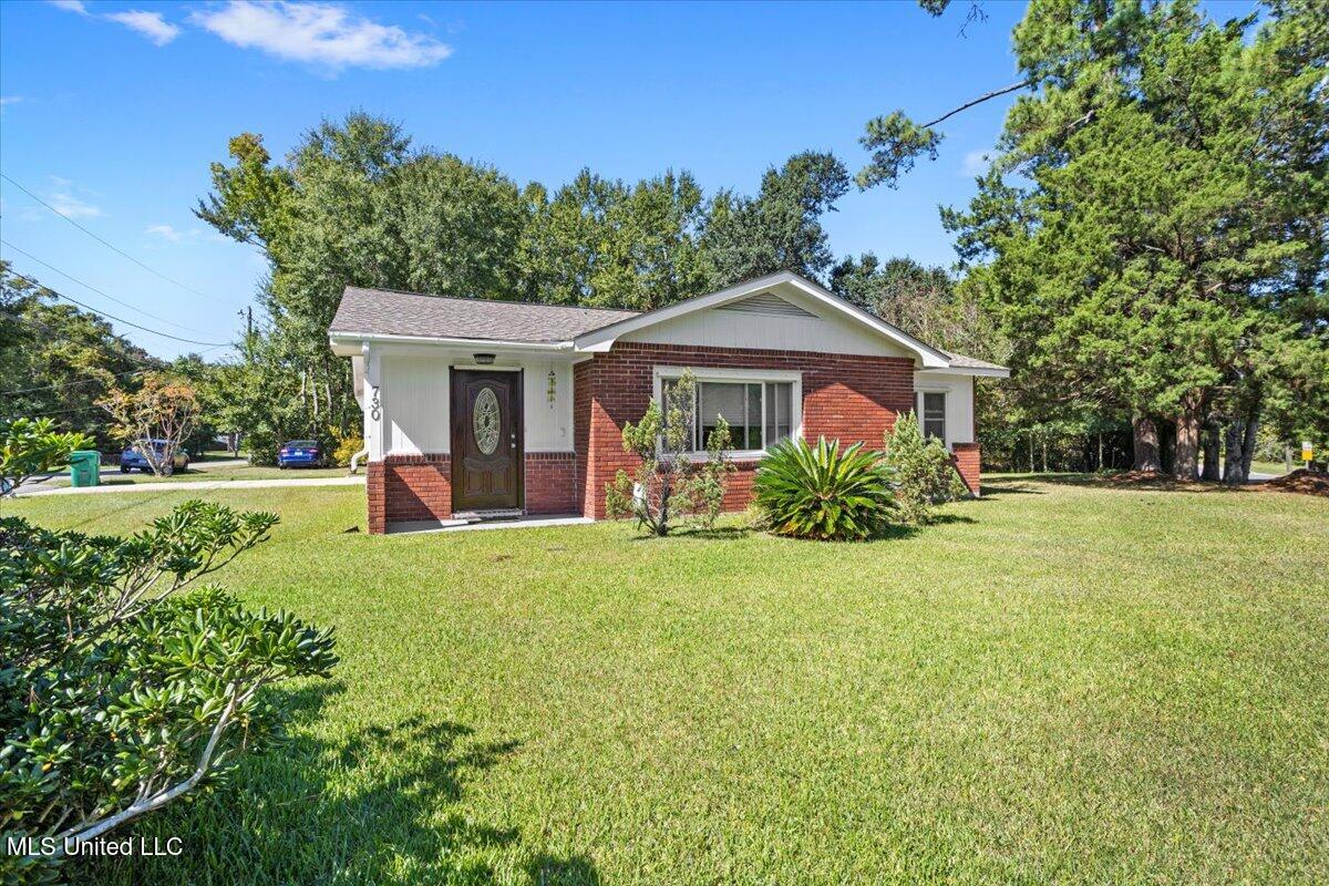 730 Dunbar Avenue Property Photo 2