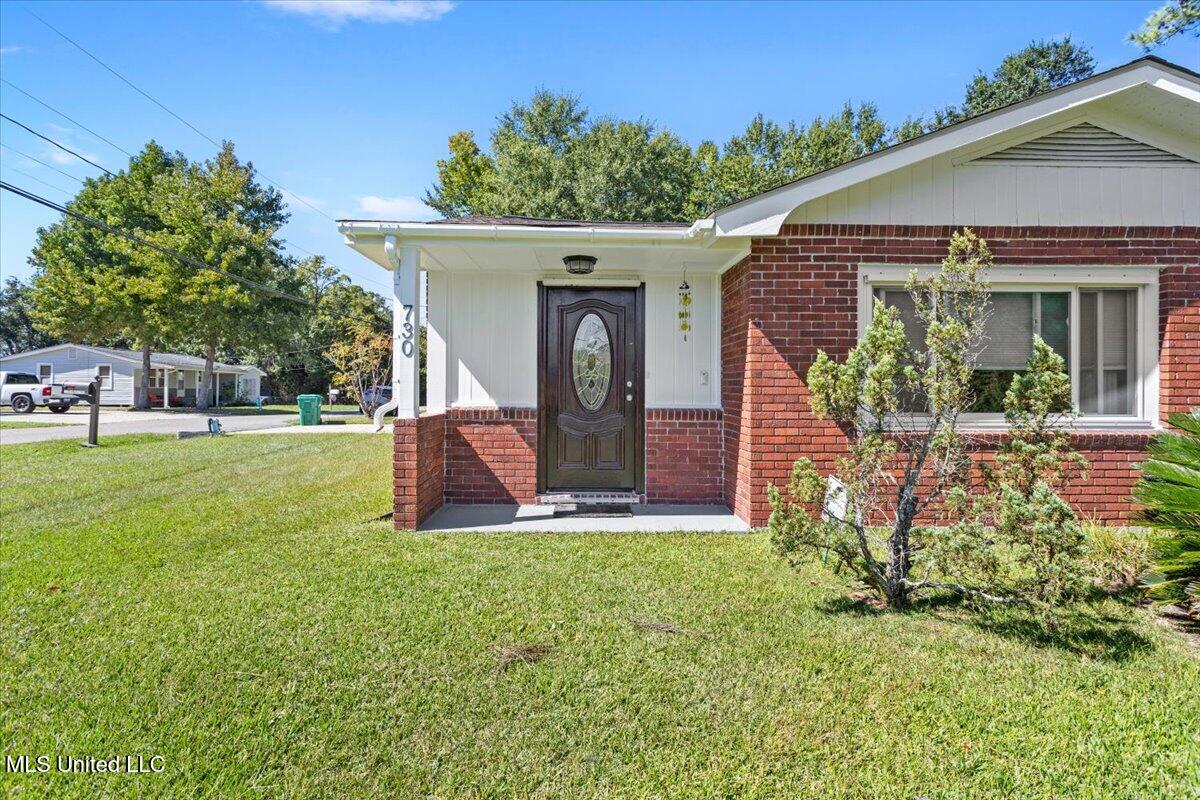 730 Dunbar Avenue Property Photo 4