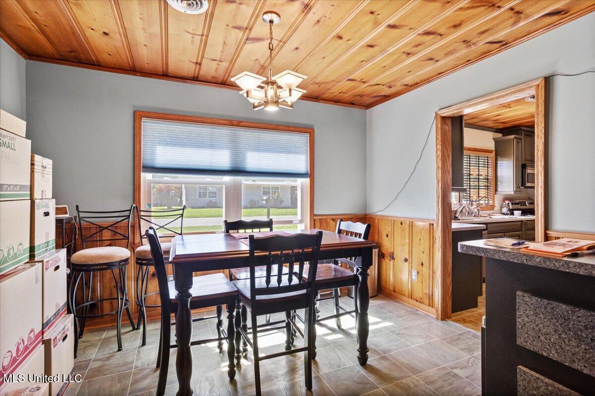 730 Dunbar Avenue Property Photo 5