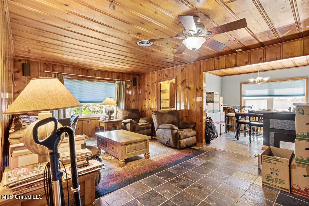 730 Dunbar Avenue Property Photo 8