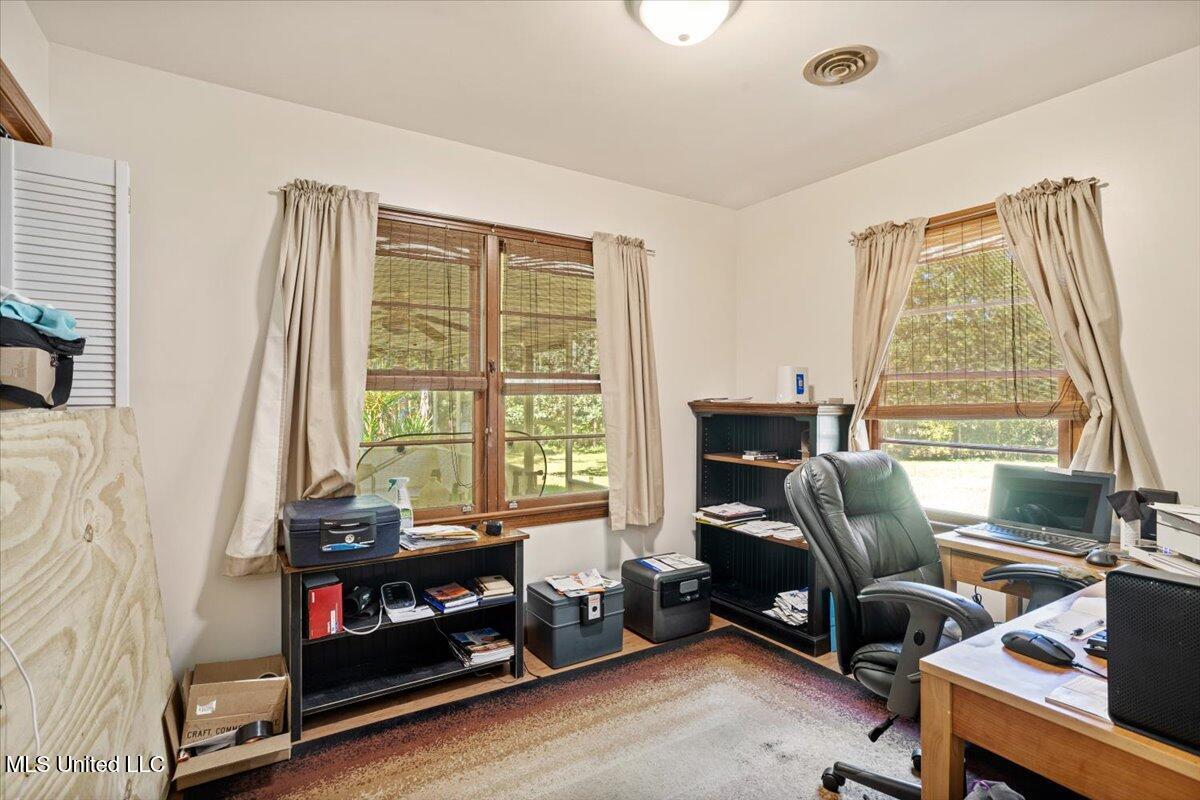 730 Dunbar Avenue Property Photo 19