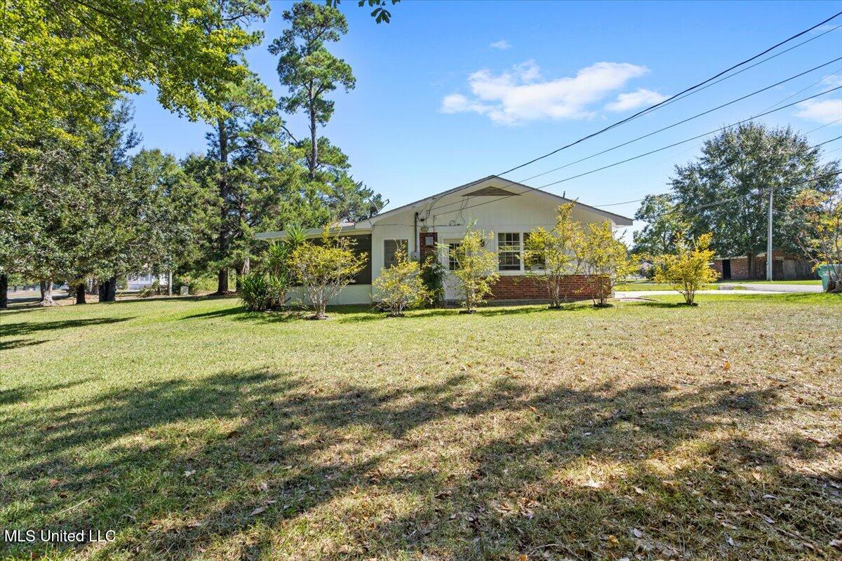 730 Dunbar Avenue Property Photo 23