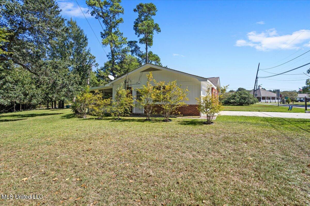 730 Dunbar Avenue Property Photo 25