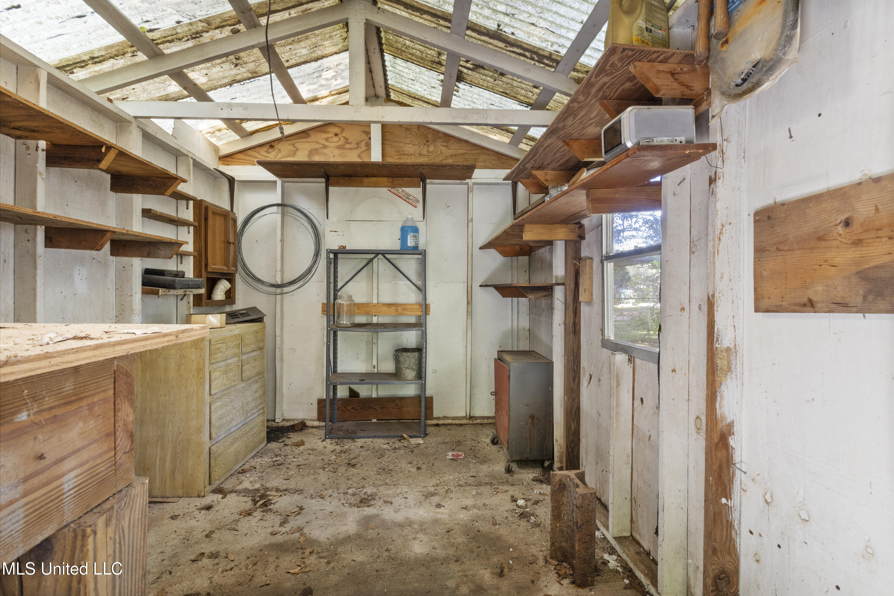 1637 Victoria Drive Property Photo 23