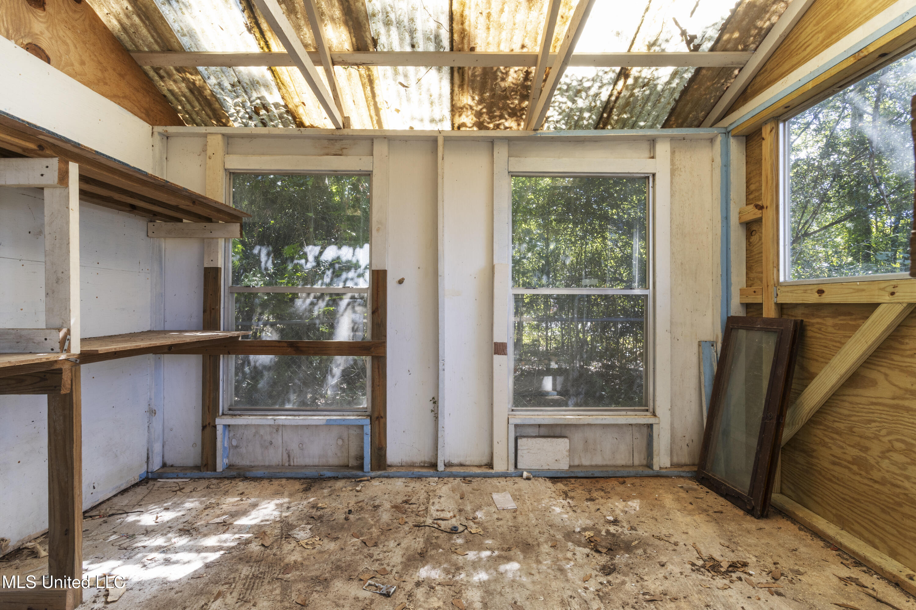 1637 Victoria Drive Property Photo 24