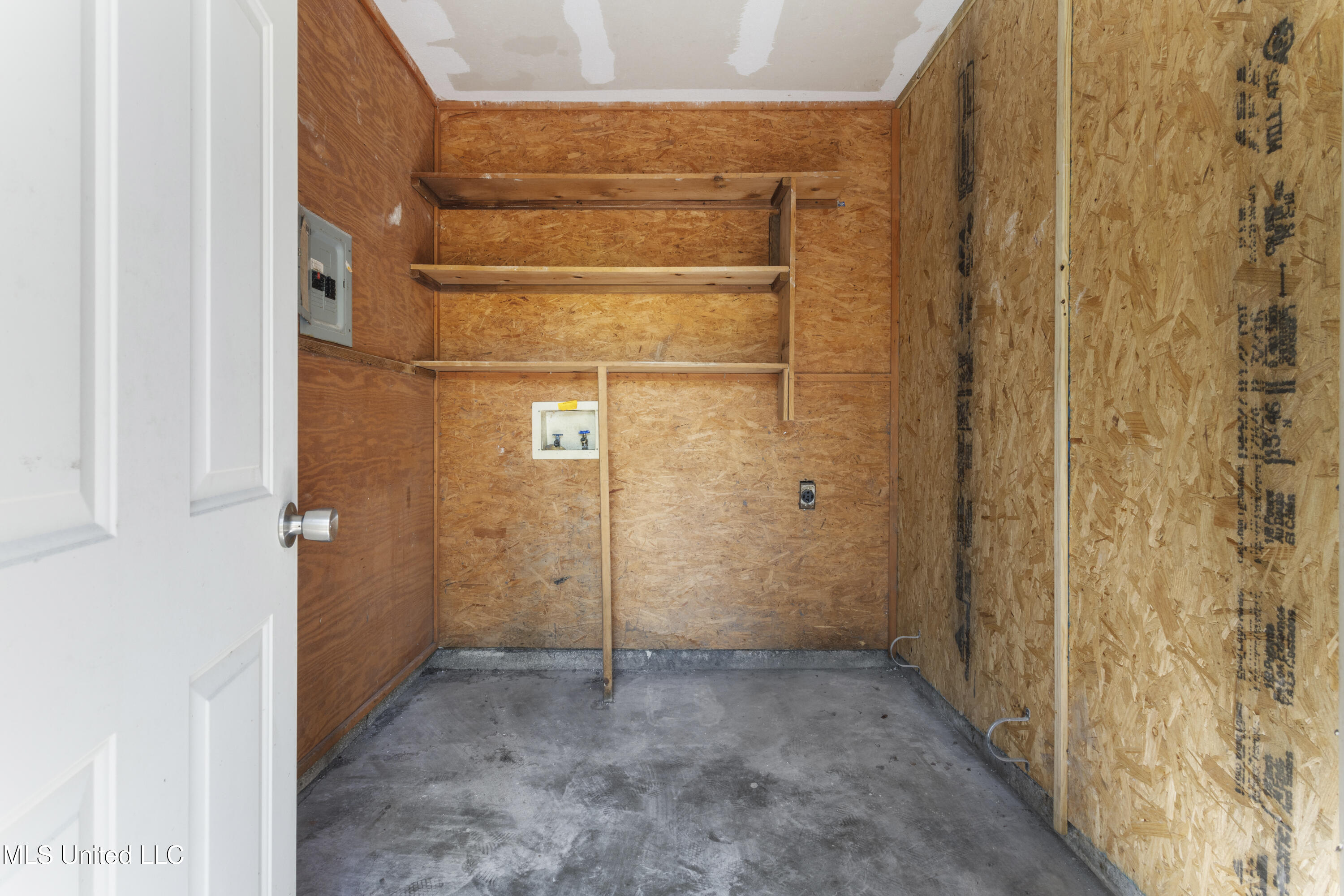 1637 Victoria Drive Property Photo 29