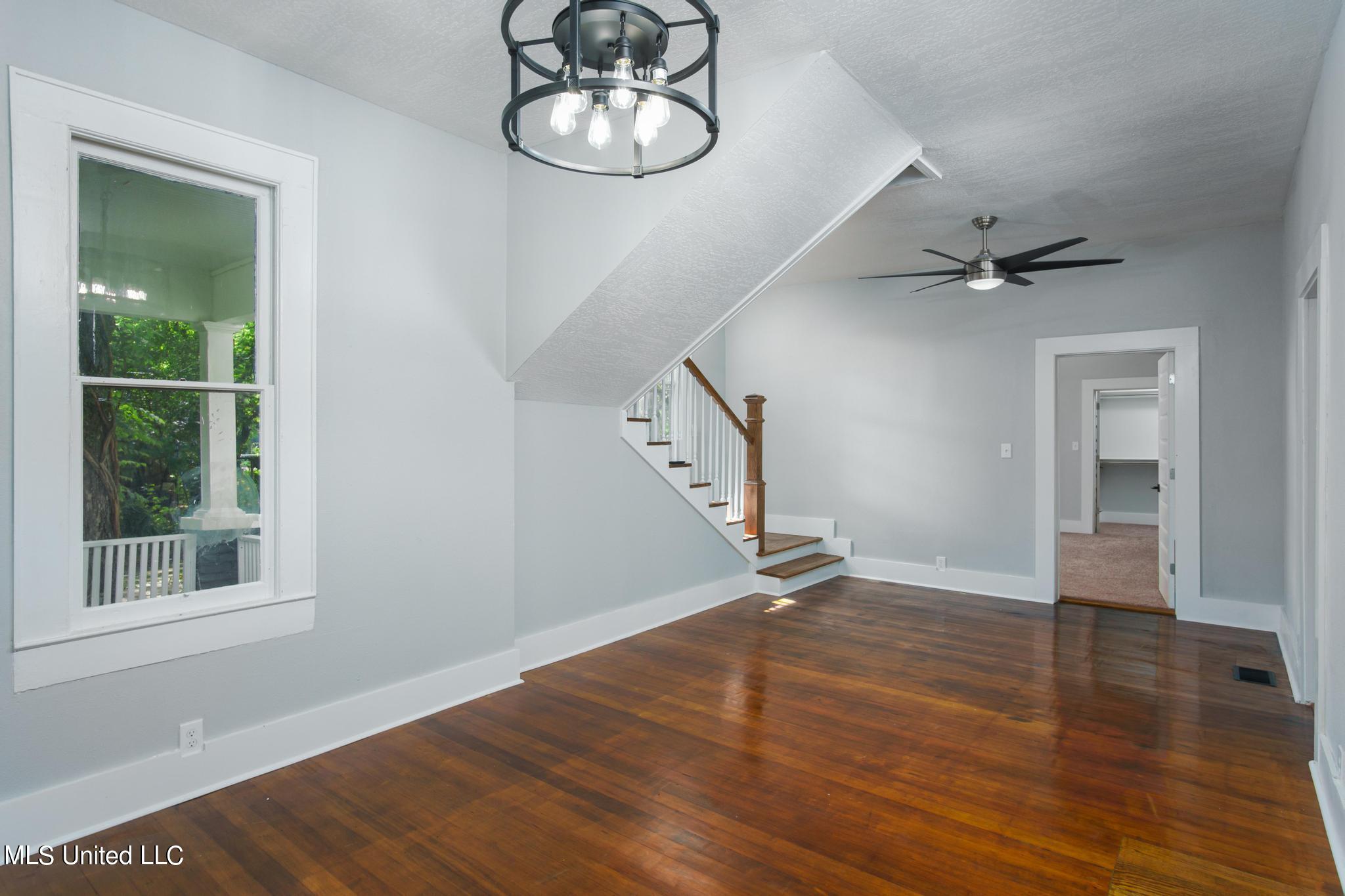 409 Southern Avenue Property Photo 4