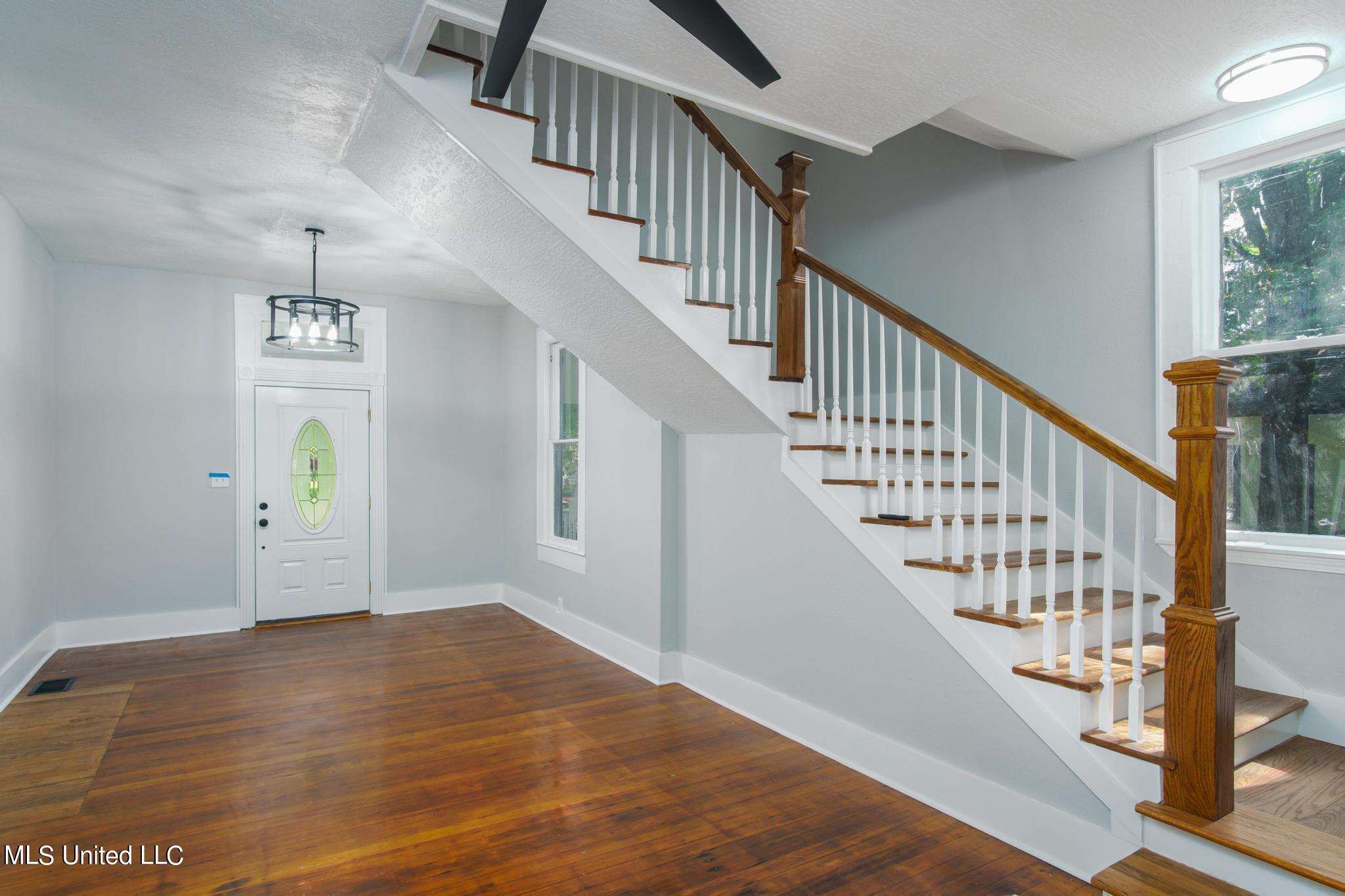 409 Southern Avenue Property Photo 6