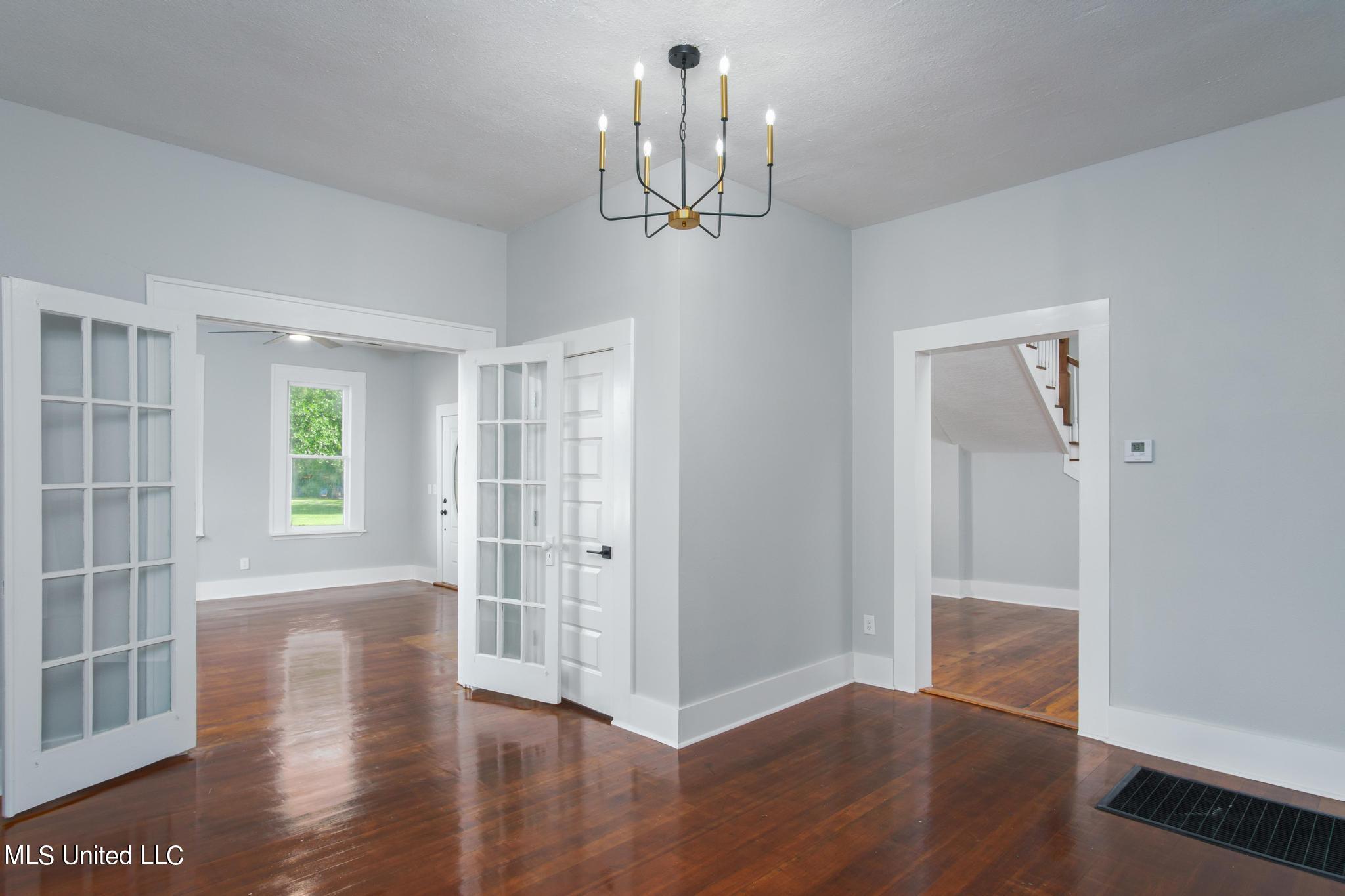 409 Southern Avenue Property Photo 7