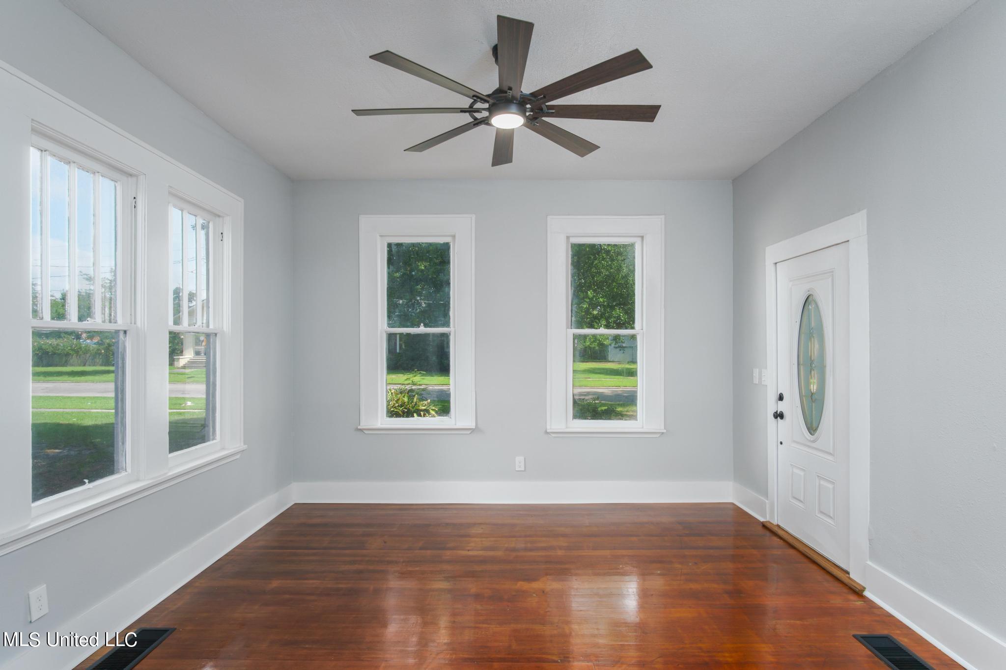 409 Southern Avenue Property Photo 9