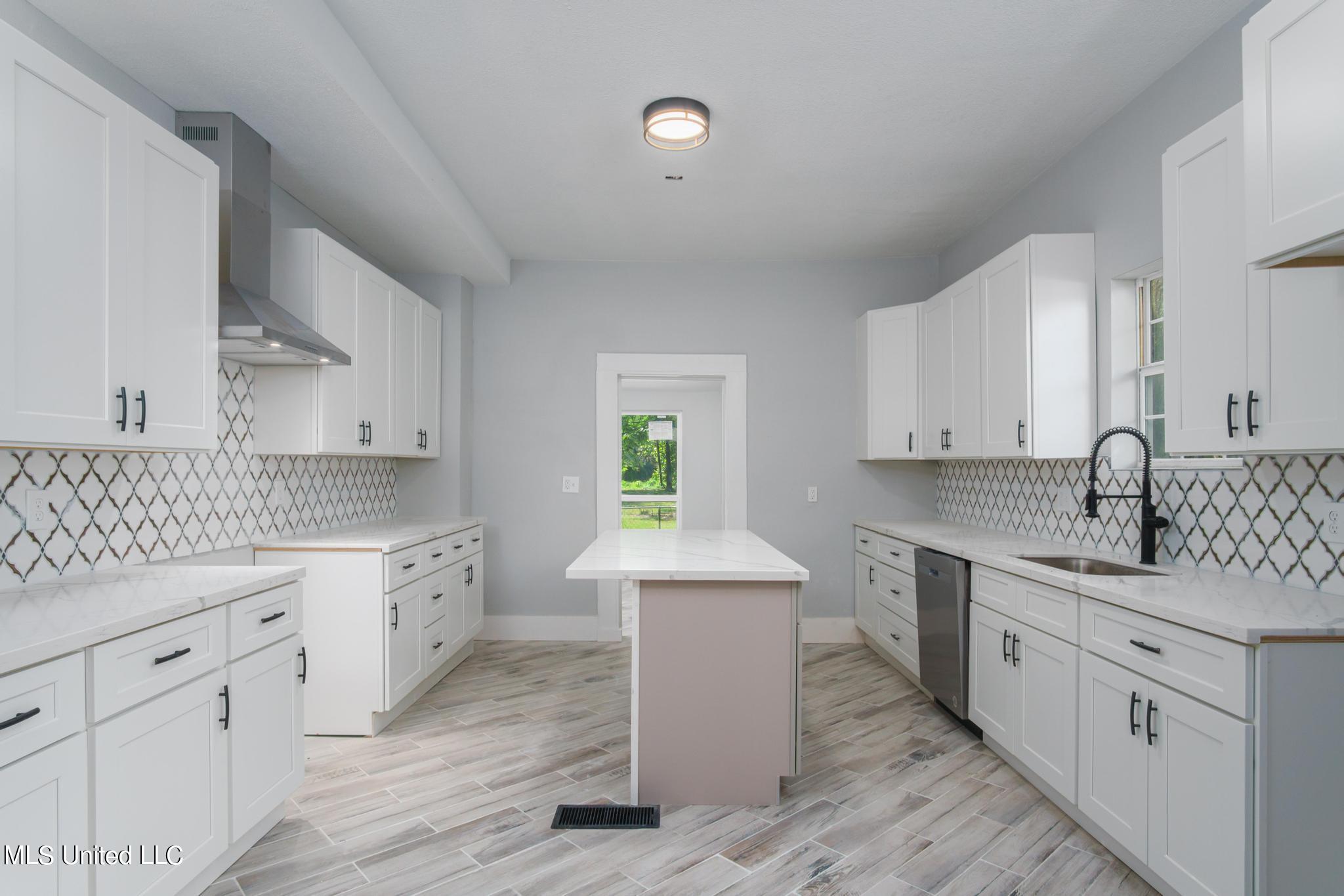 409 Southern Avenue Property Photo 11