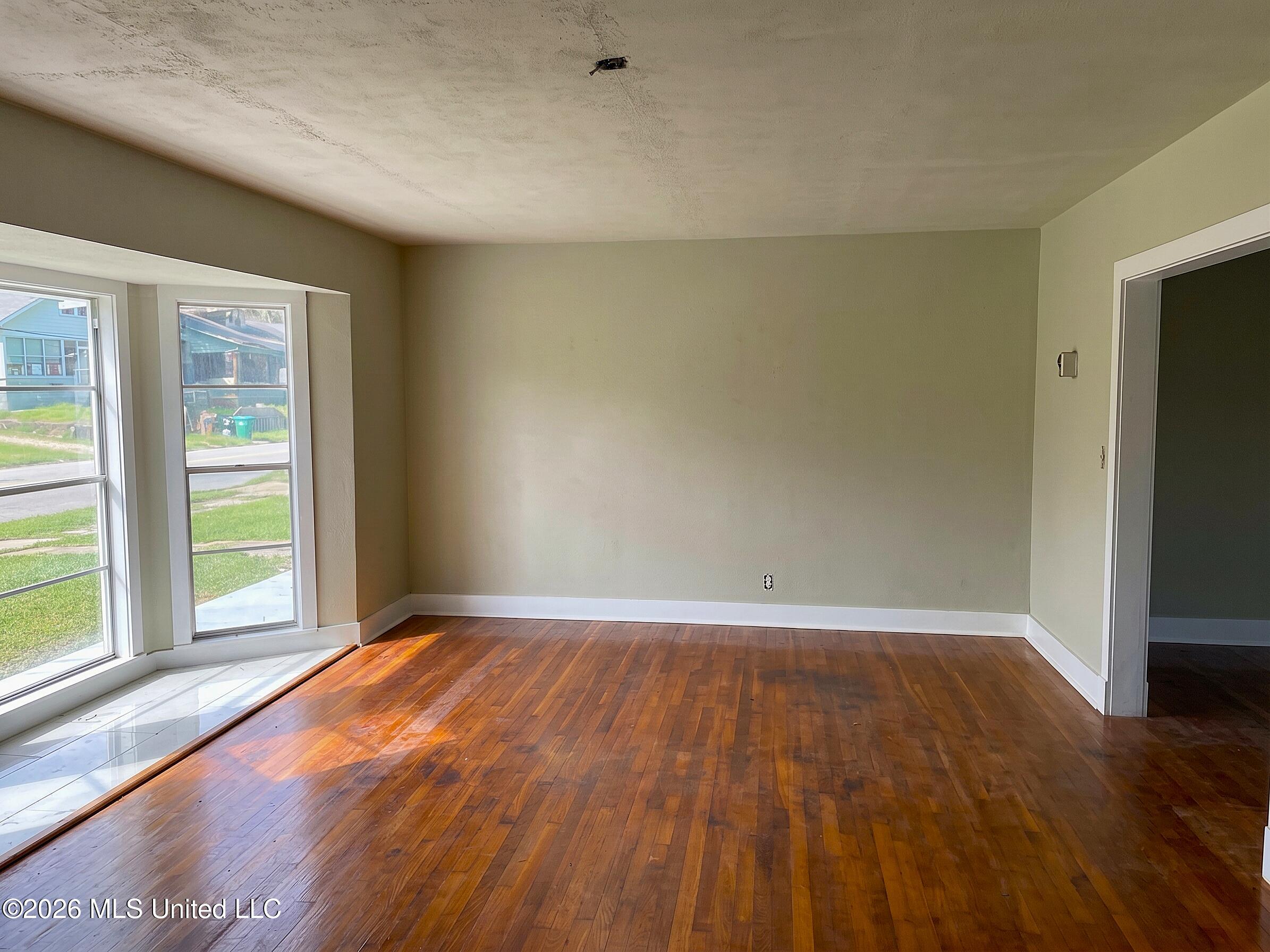 2300 23rd Avenue Property Photo 6