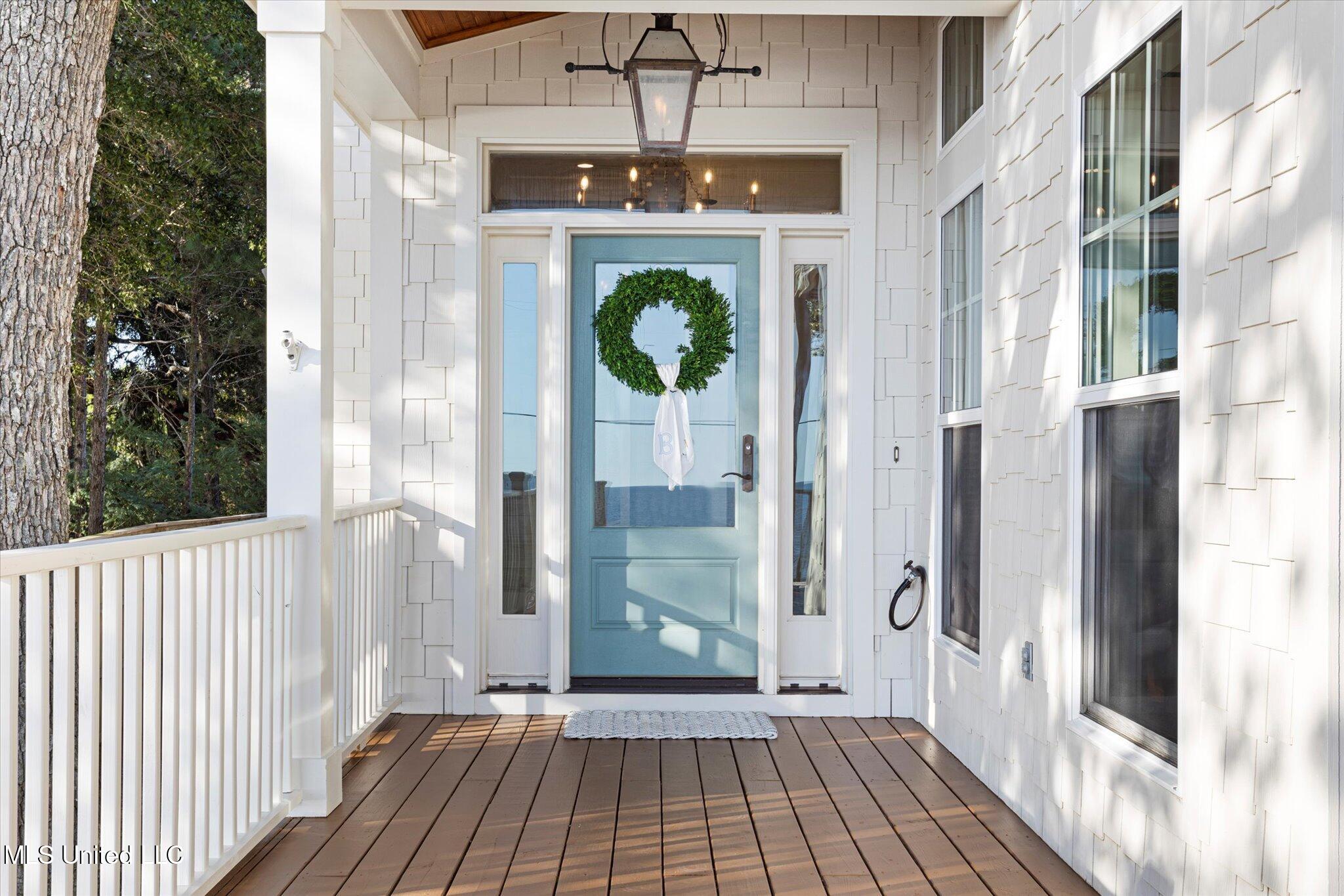 415 E Beach Drive Property Photo 8