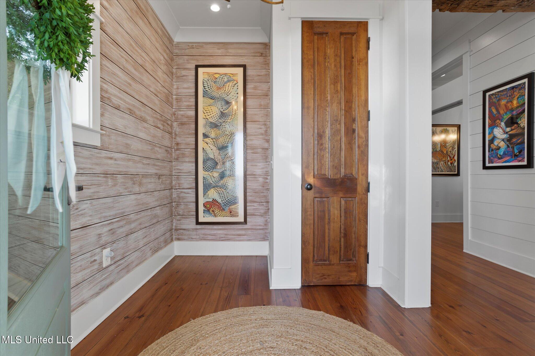 415 E Beach Drive Property Photo 11