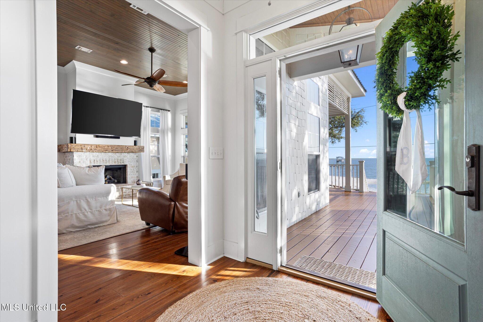 415 E Beach Drive Property Photo 12