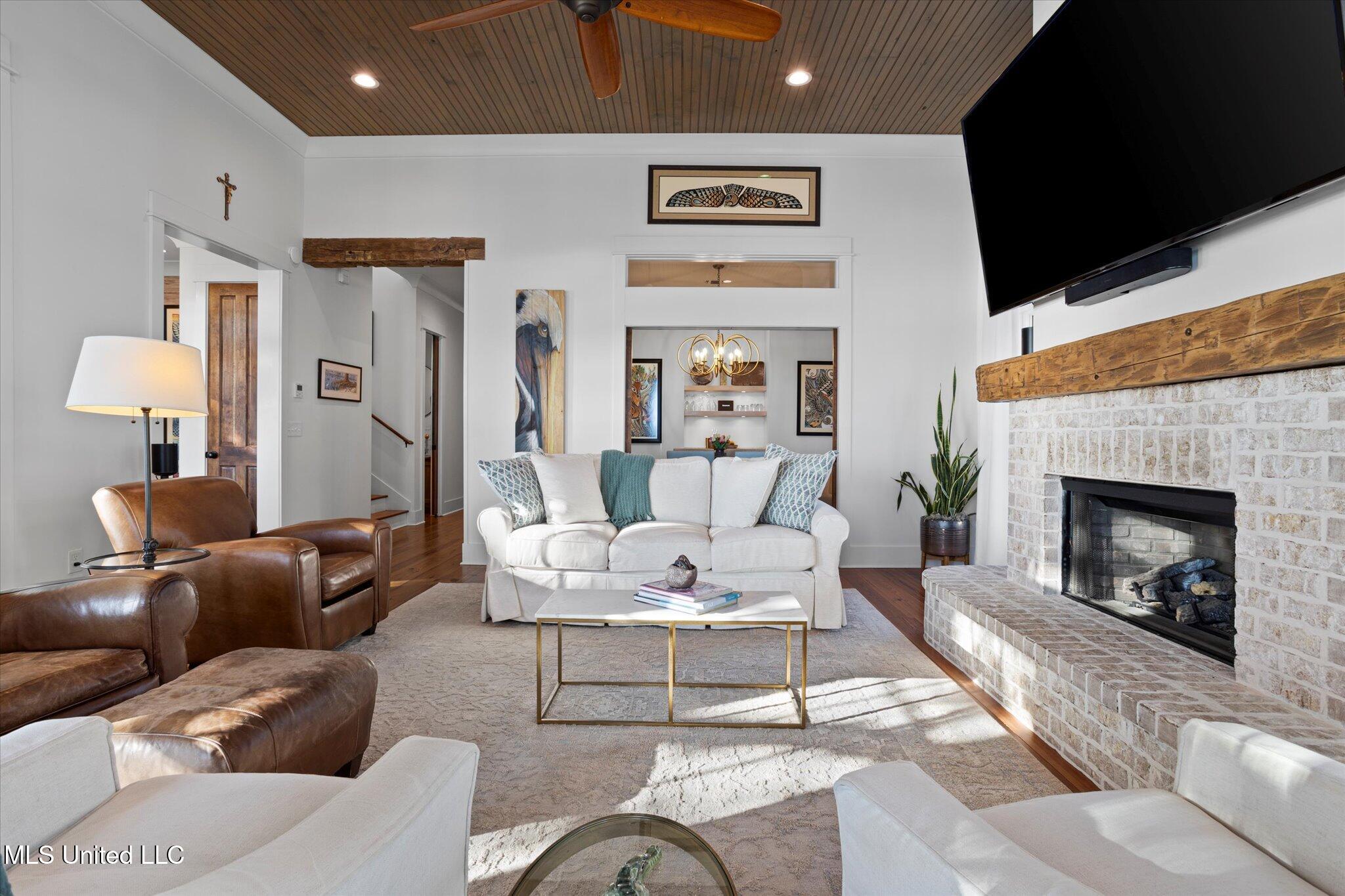 415 E Beach Drive Property Photo 18