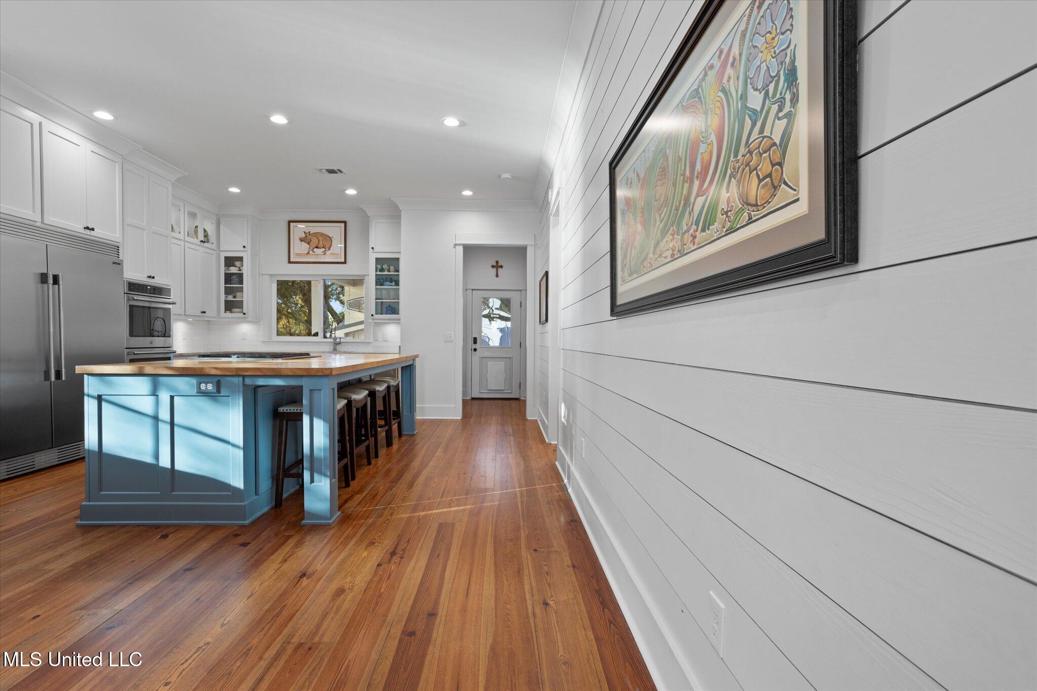 415 E Beach Drive Property Photo 25