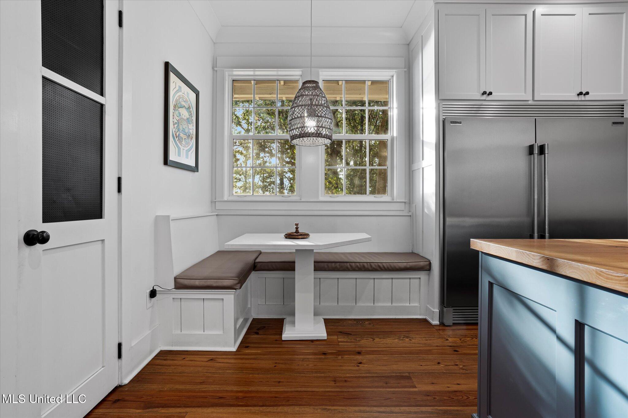 415 E Beach Drive Property Photo 32