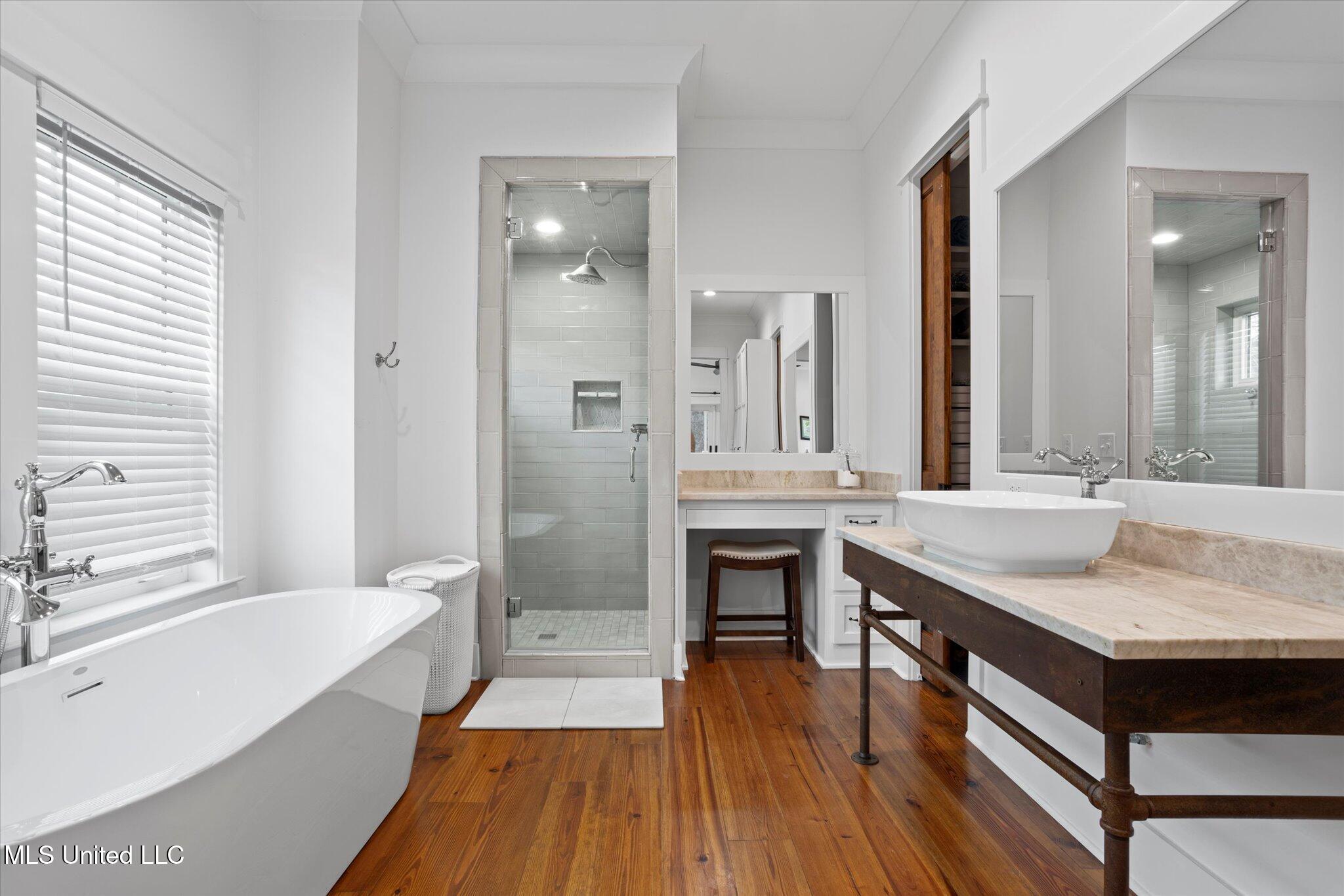 415 E Beach Drive Property Photo 40