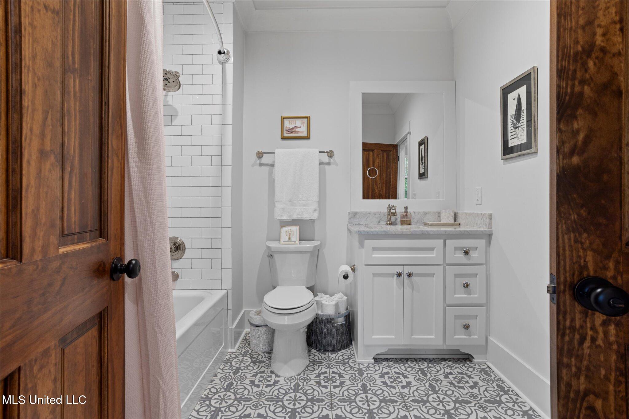 415 E Beach Drive Property Photo 55