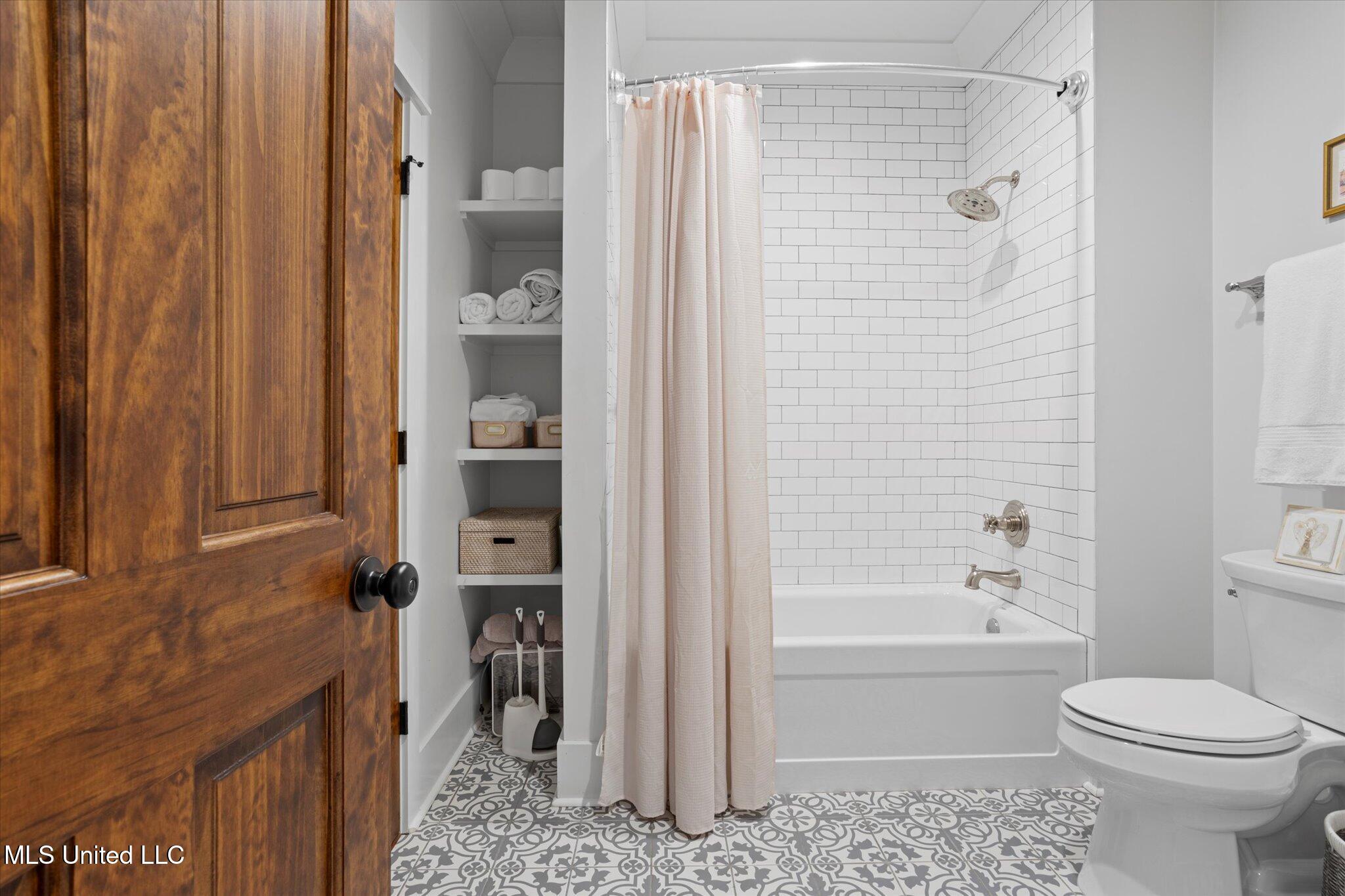 415 E Beach Drive Property Photo 56