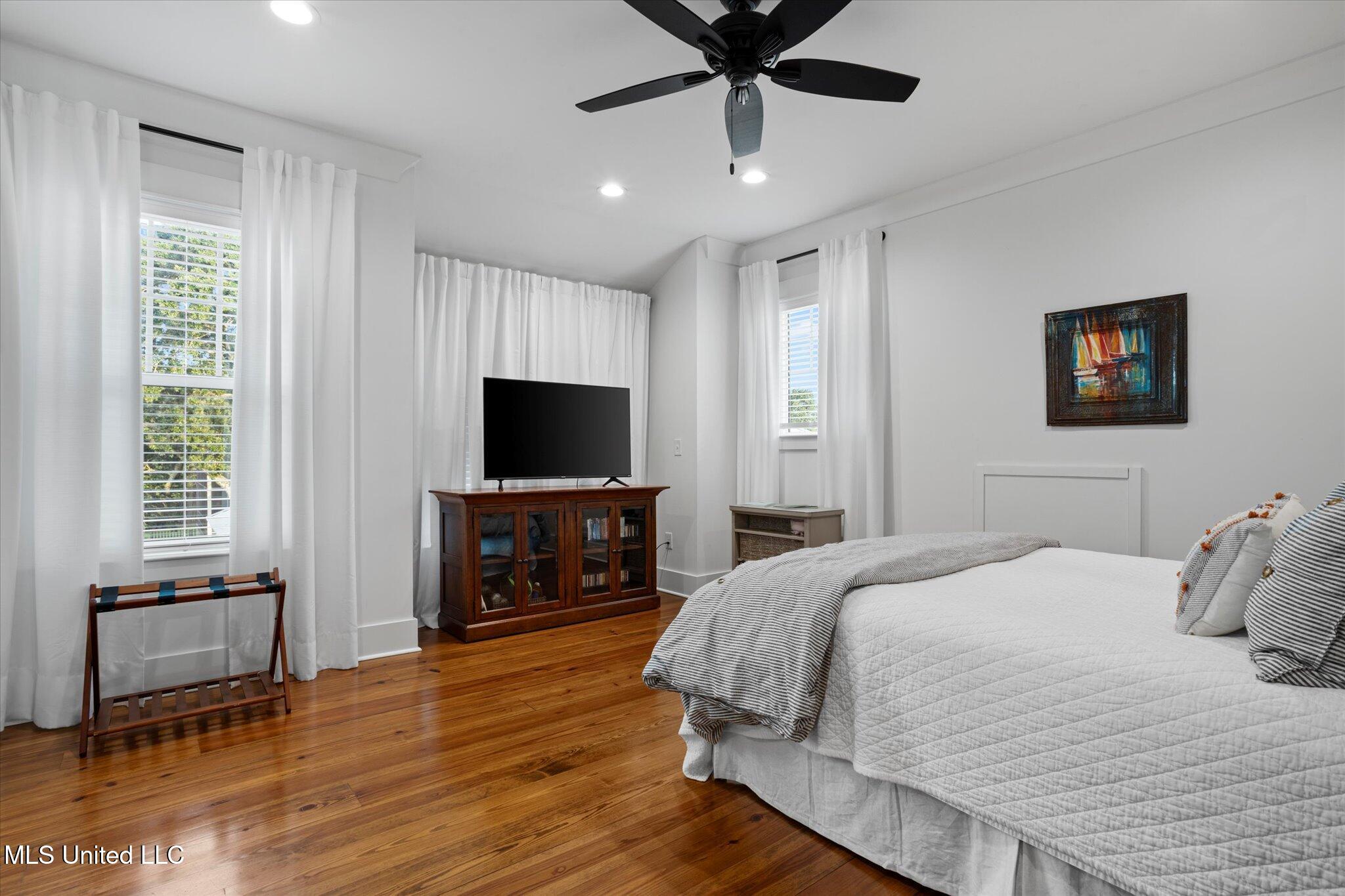 415 E Beach Drive Property Photo 59