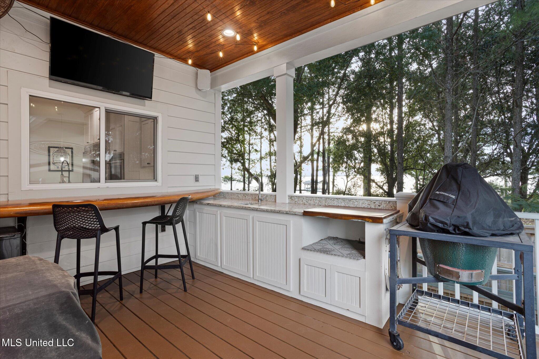 415 E Beach Drive Property Photo 70