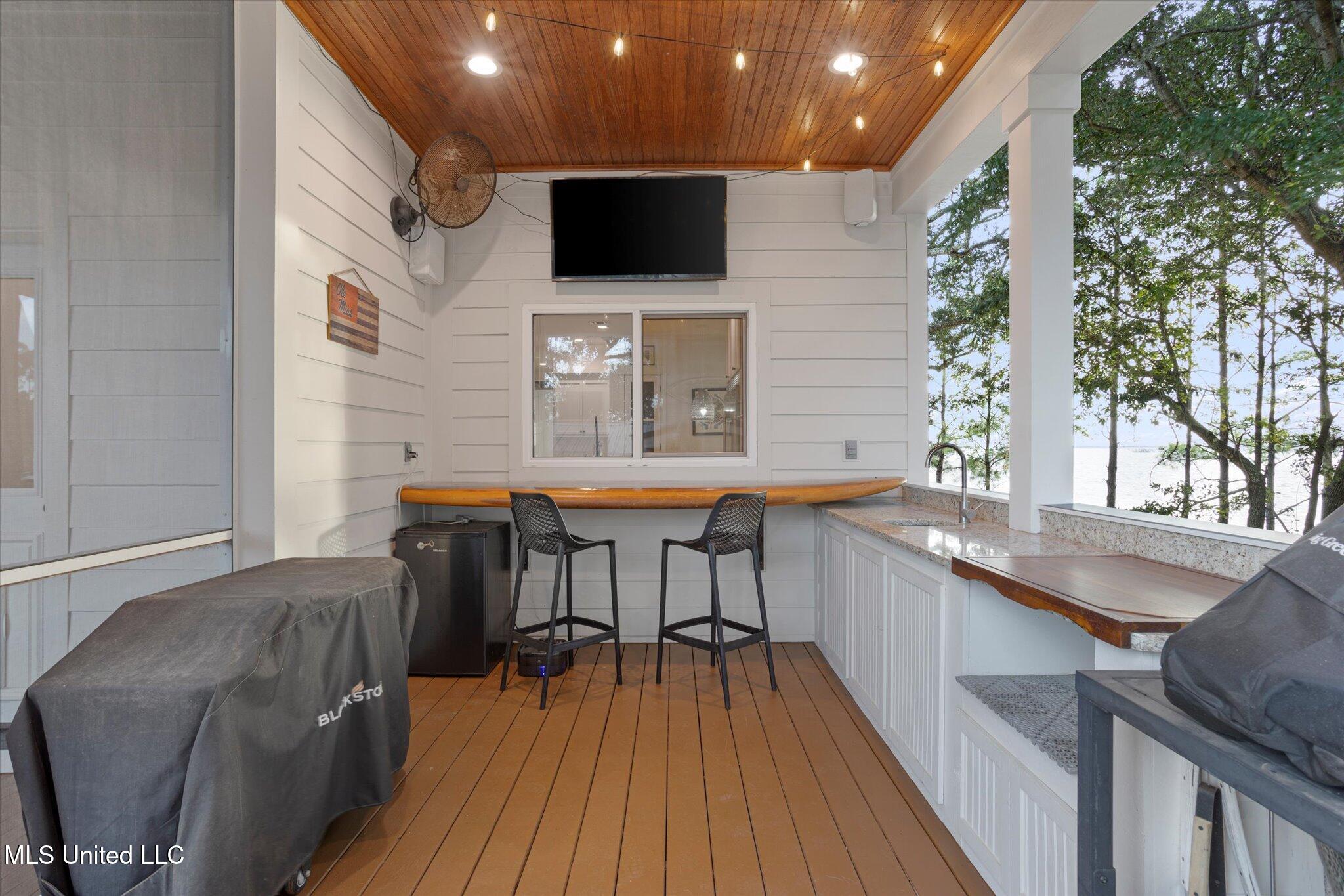 415 E Beach Drive Property Photo 72