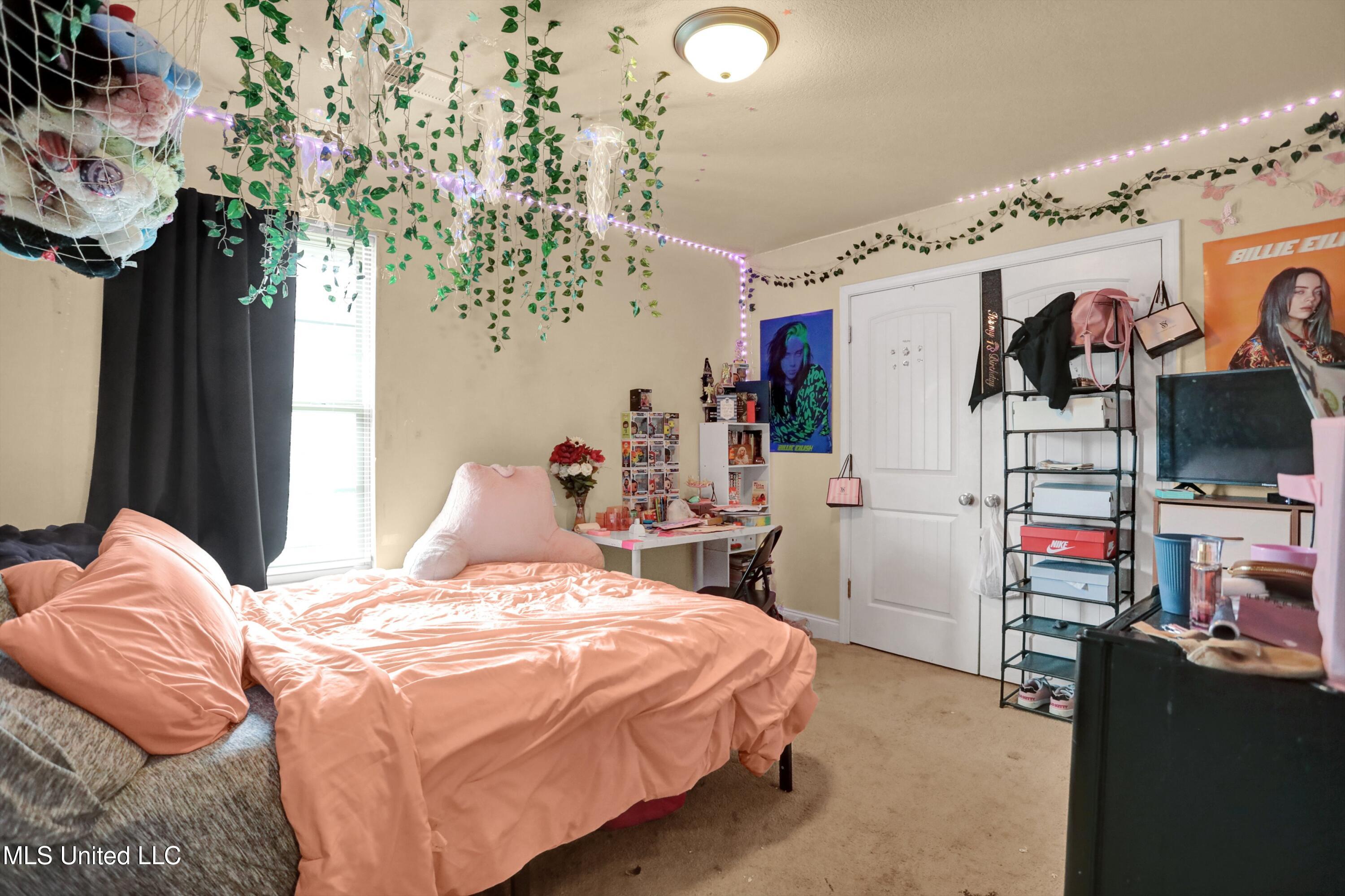 8699 N Courtly Circle Property Photo 11