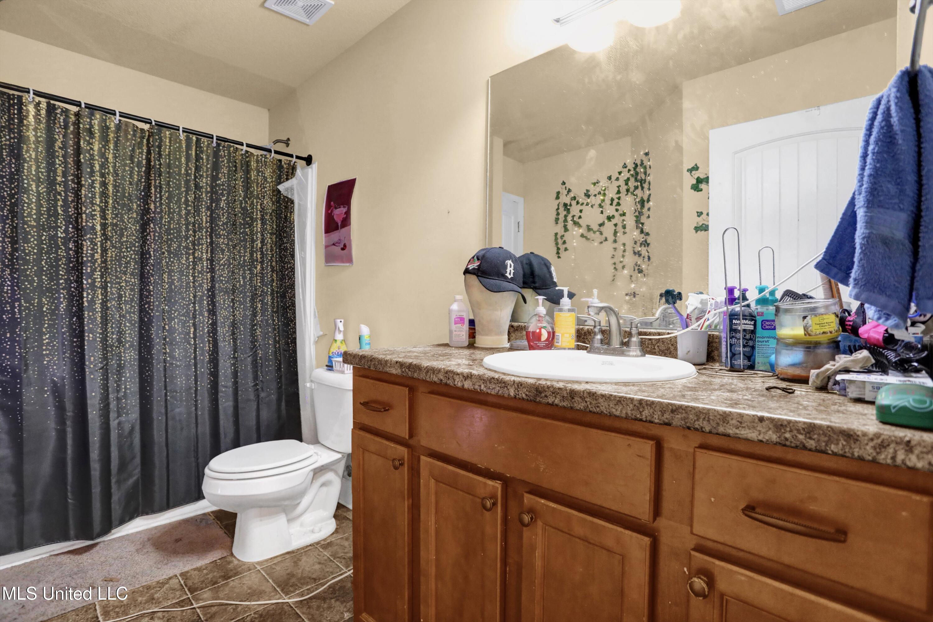 8699 N Courtly Circle Property Photo 12