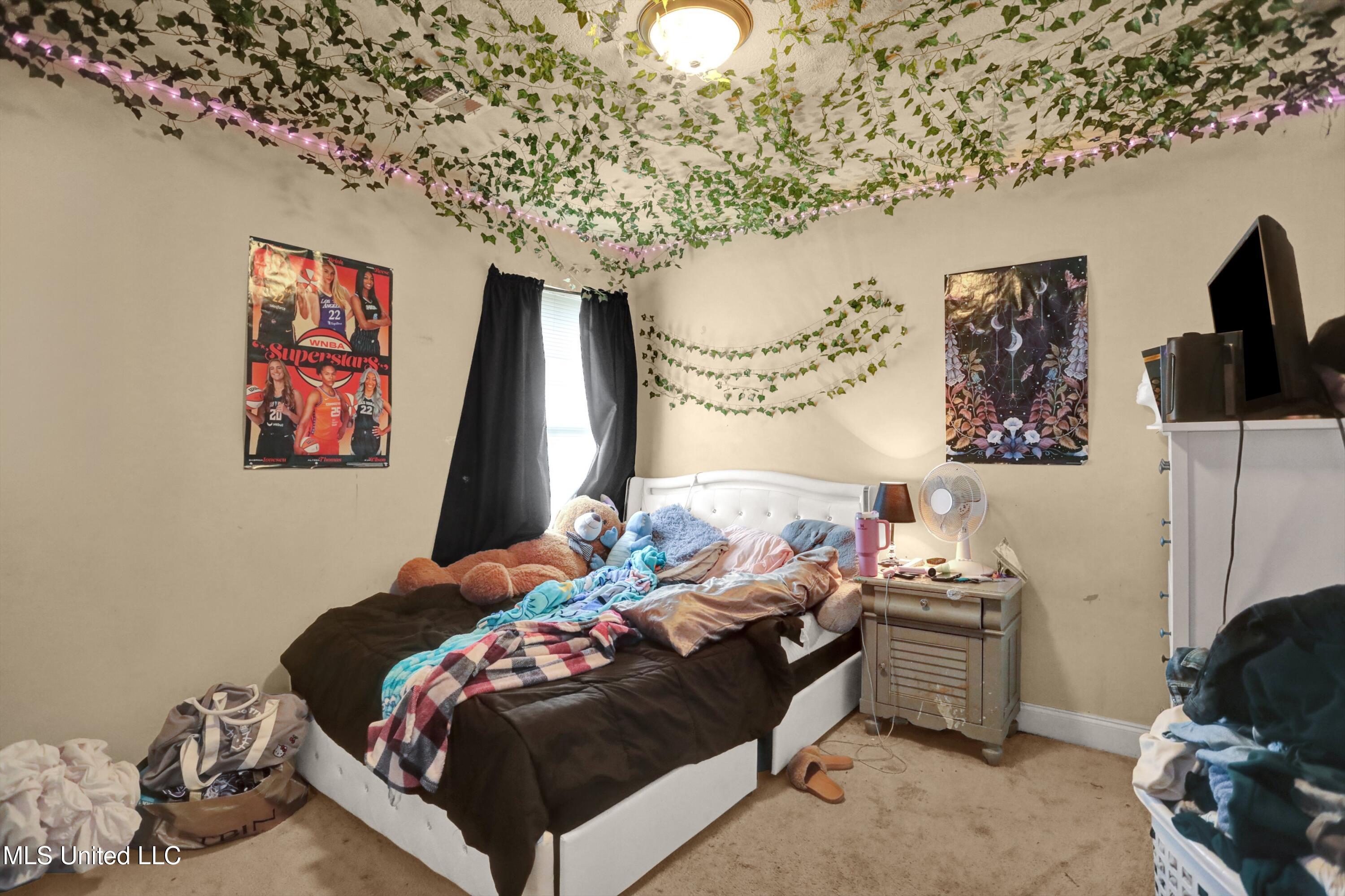 8699 N Courtly Circle Property Photo 14