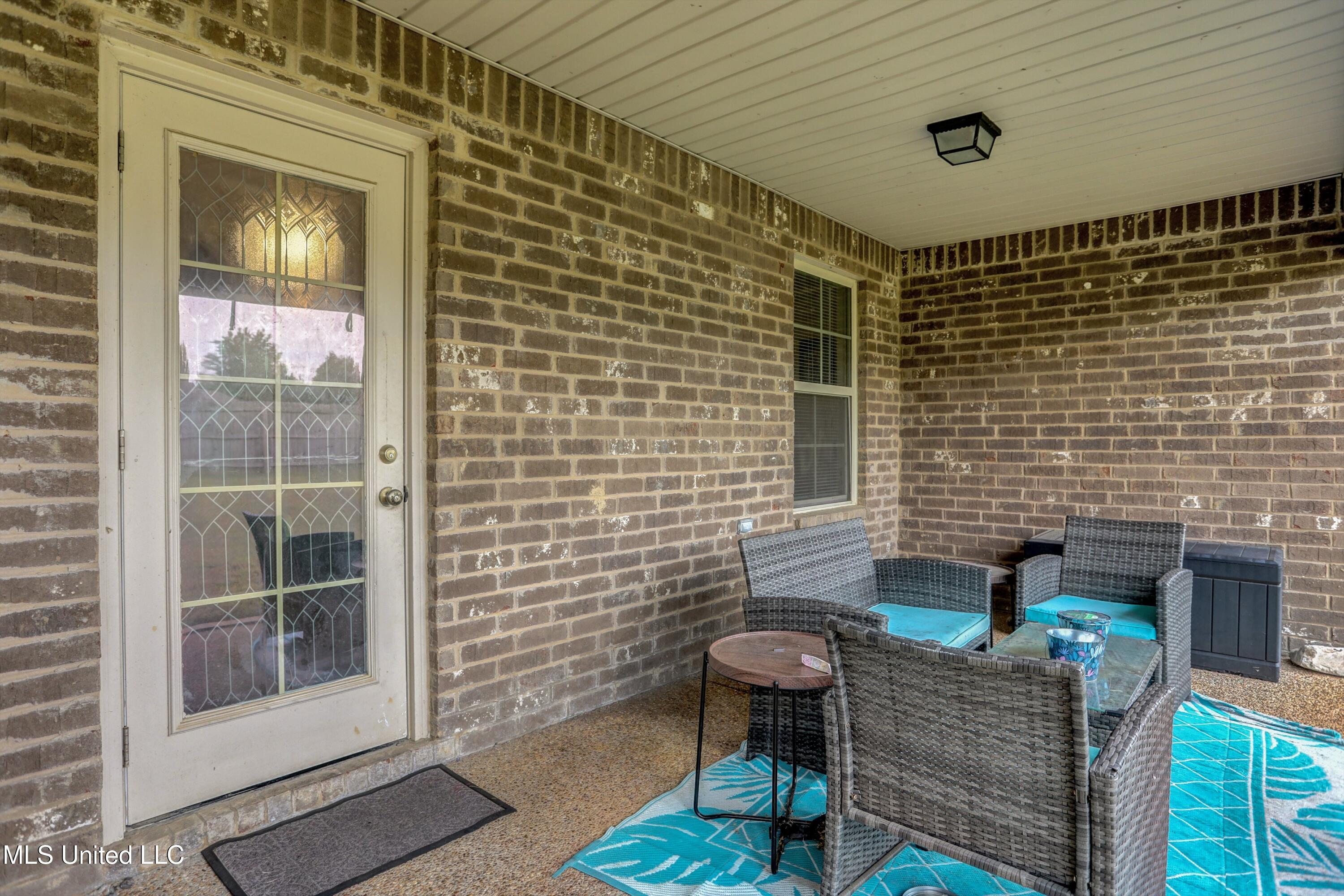 8699 N Courtly Circle Property Photo 17