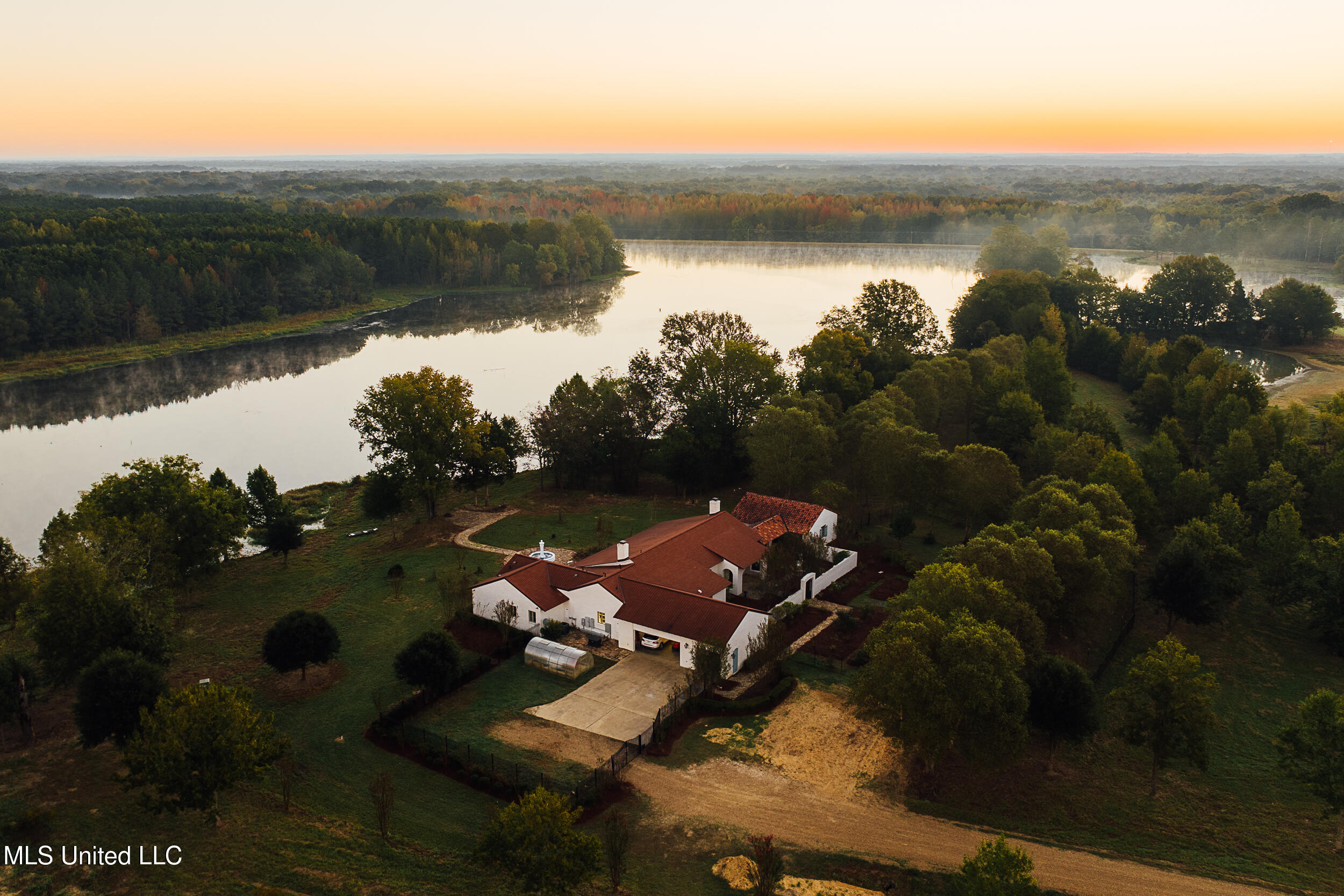 11657 Vaughan Road Property Photo 8