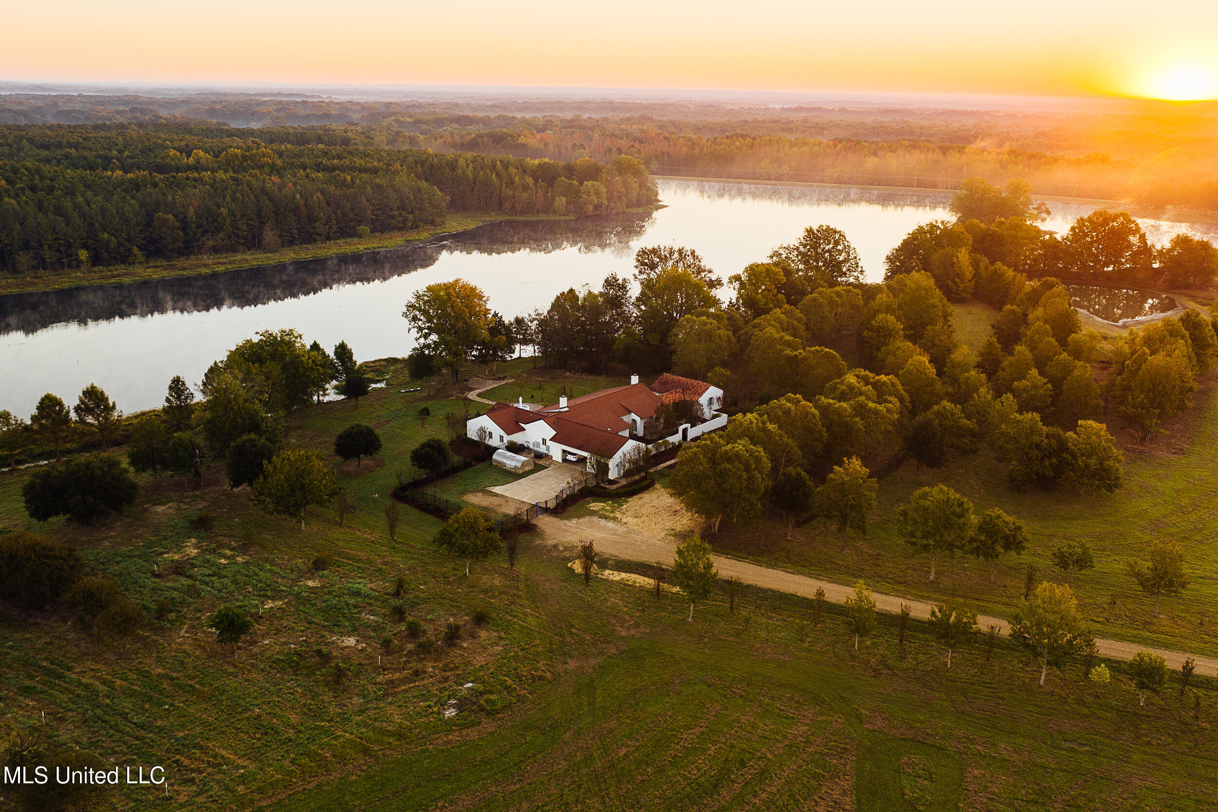 11657 Vaughan Road Property Photo 21