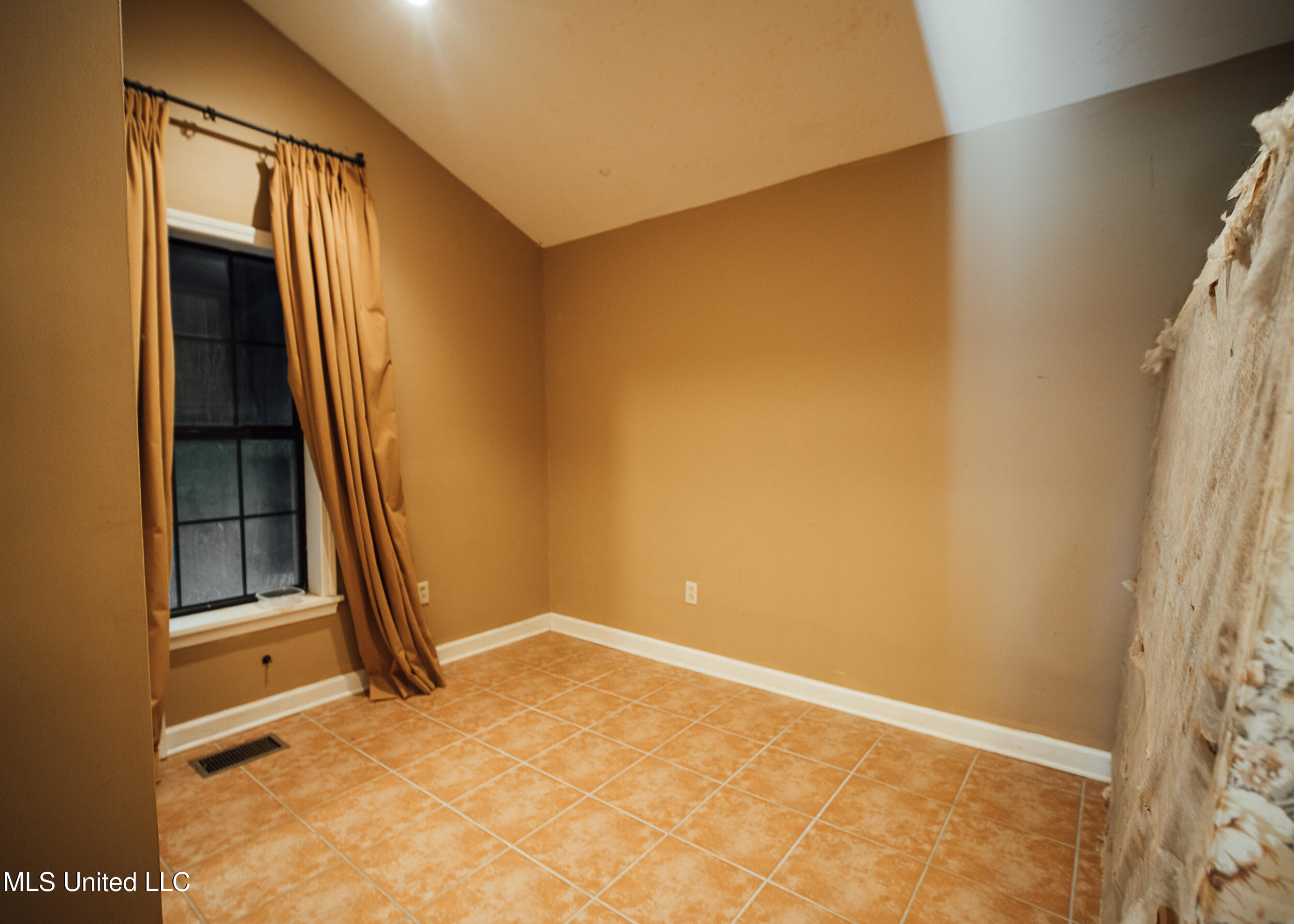 11657 Vaughan Road Property Photo 68