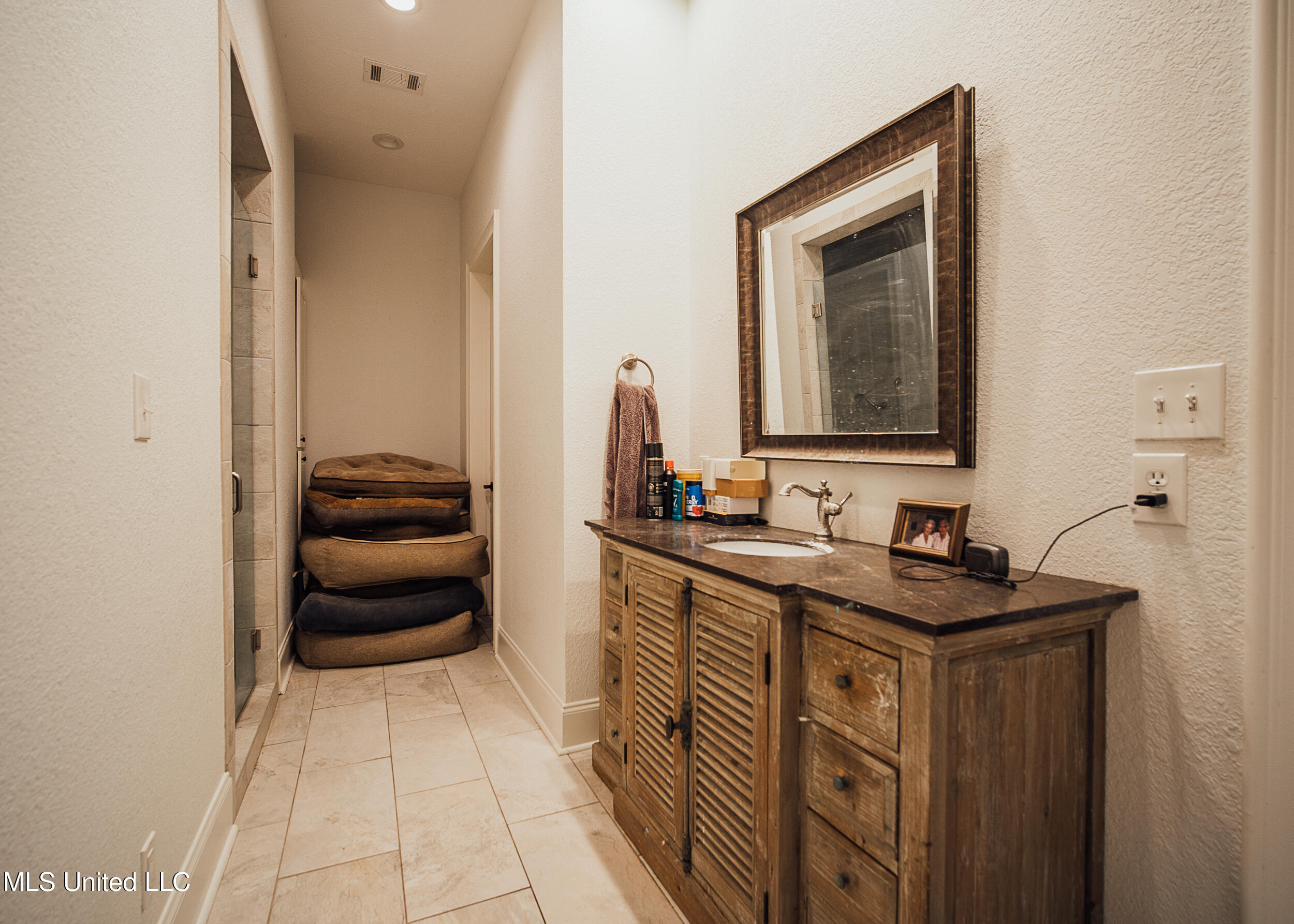 11657 Vaughan Road Property Photo 100