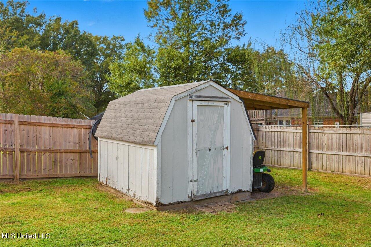 413 Olympic Drive Property Photo 27