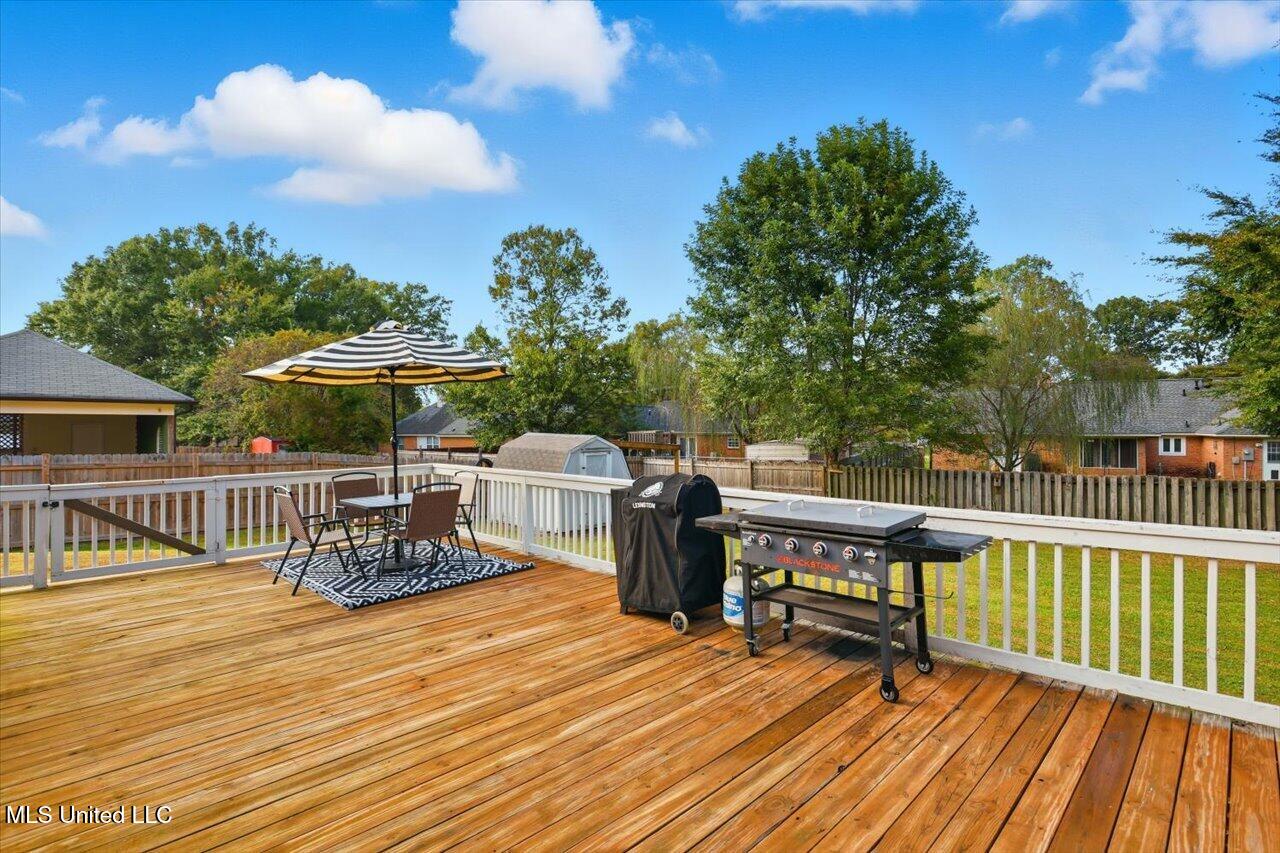 413 Olympic Drive Property Photo 29