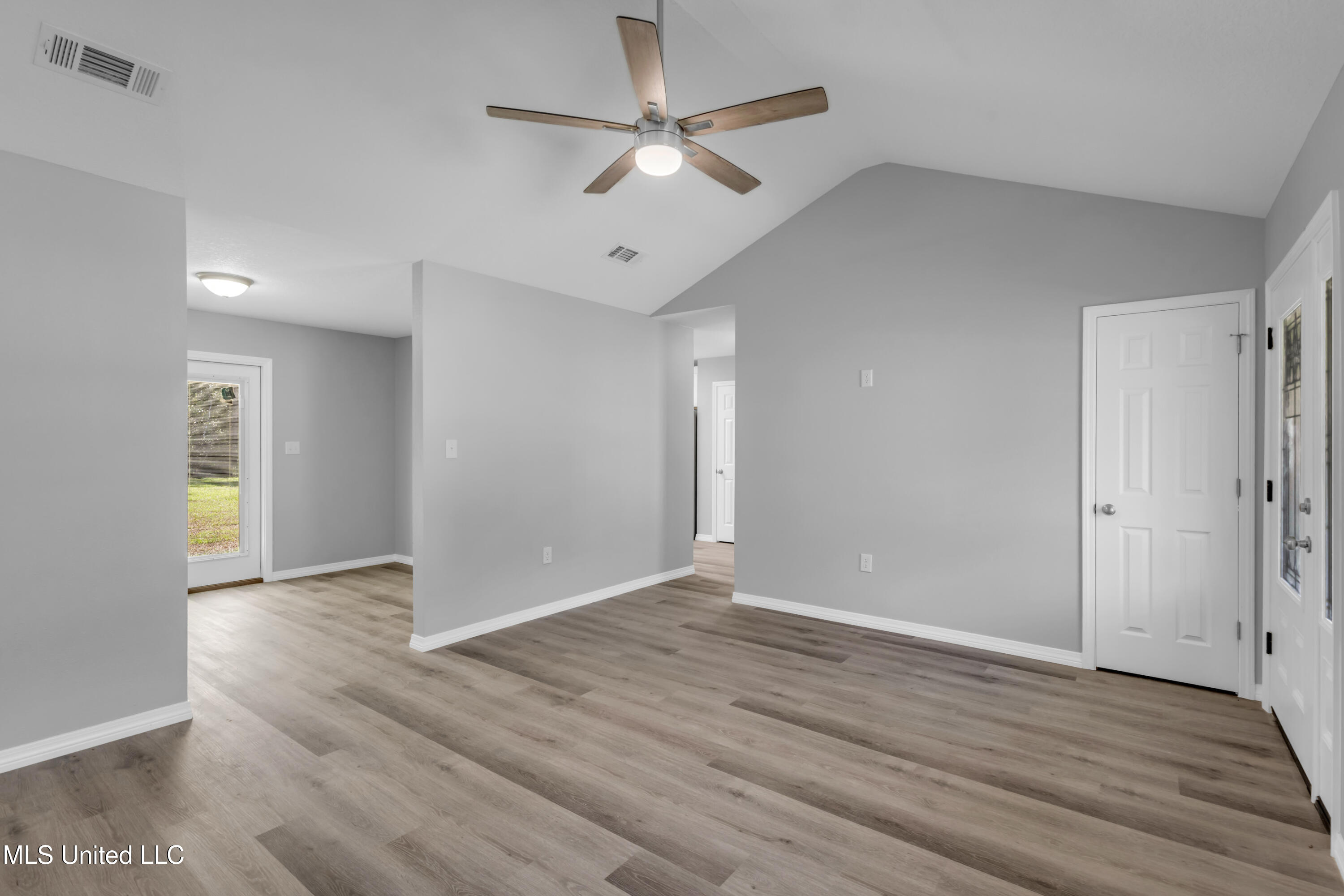 3516 Raintree Drive Property Photo 6