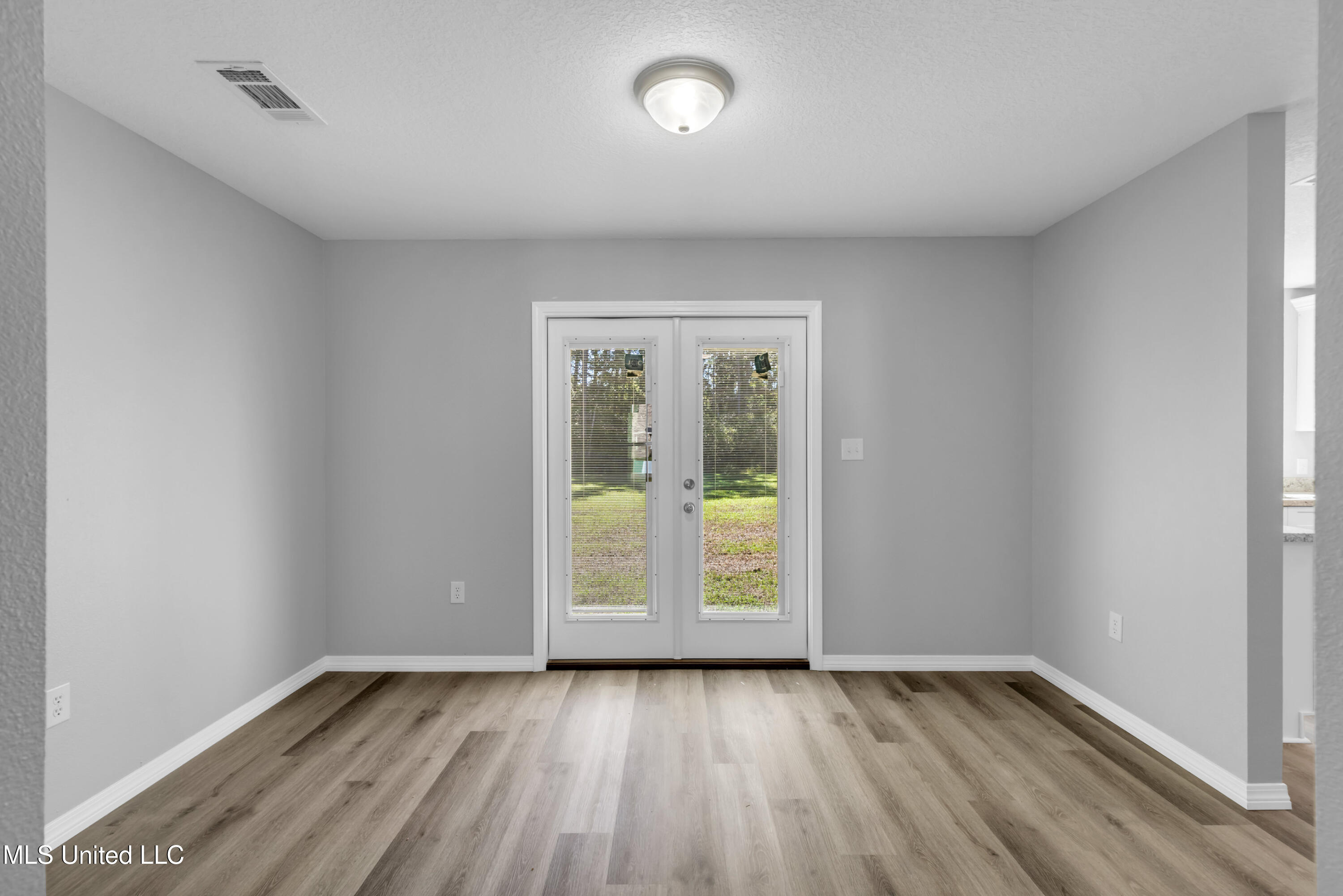 3516 Raintree Drive Property Photo 8