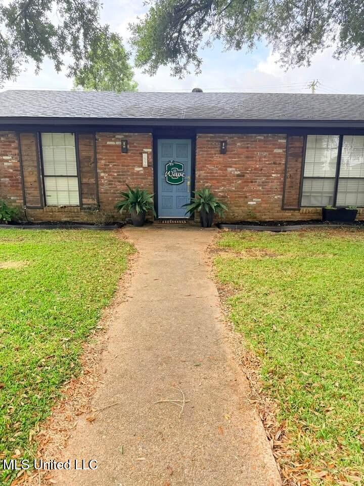 169 Lee Avenue Property Photo 3