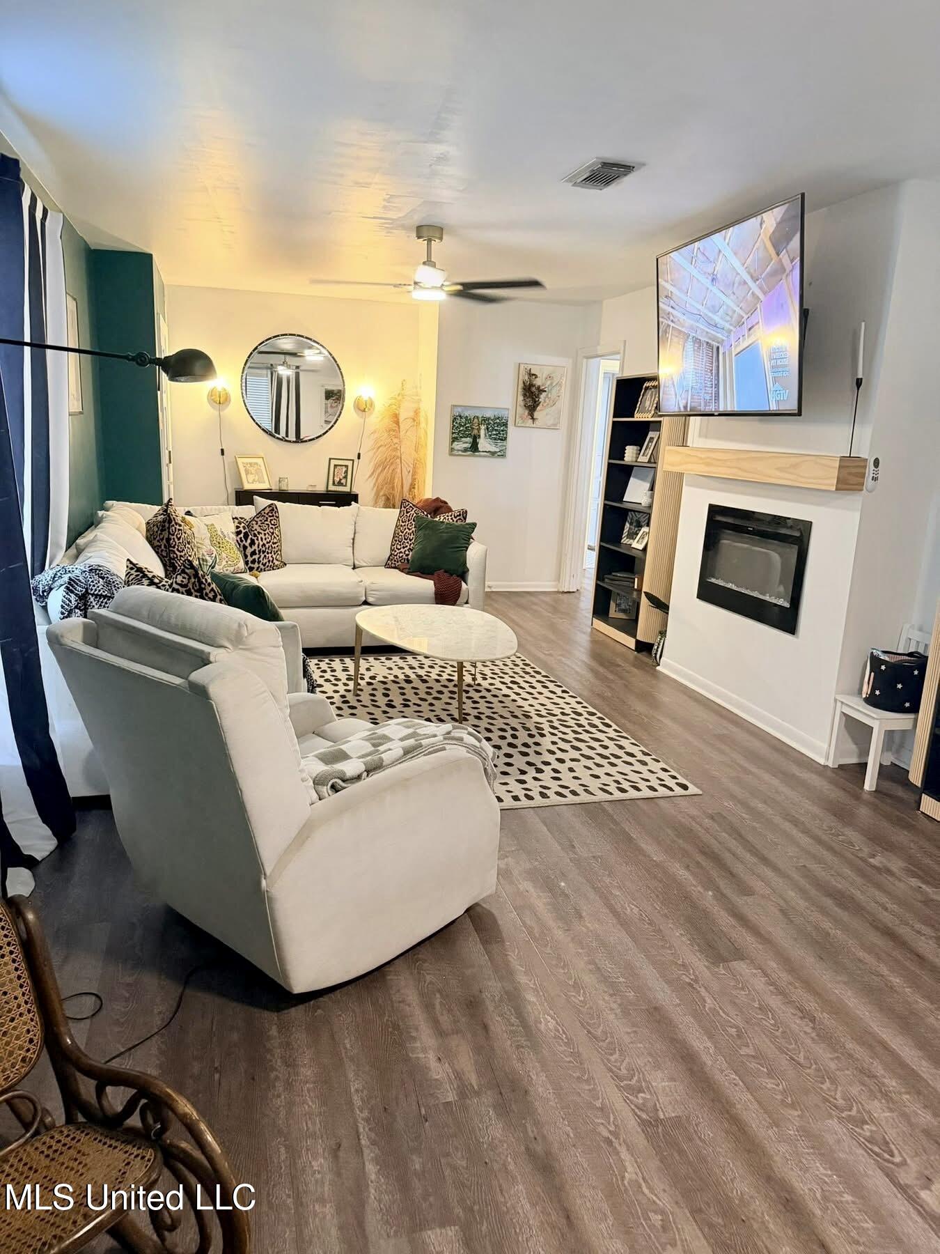 169 Lee Avenue Property Photo 4