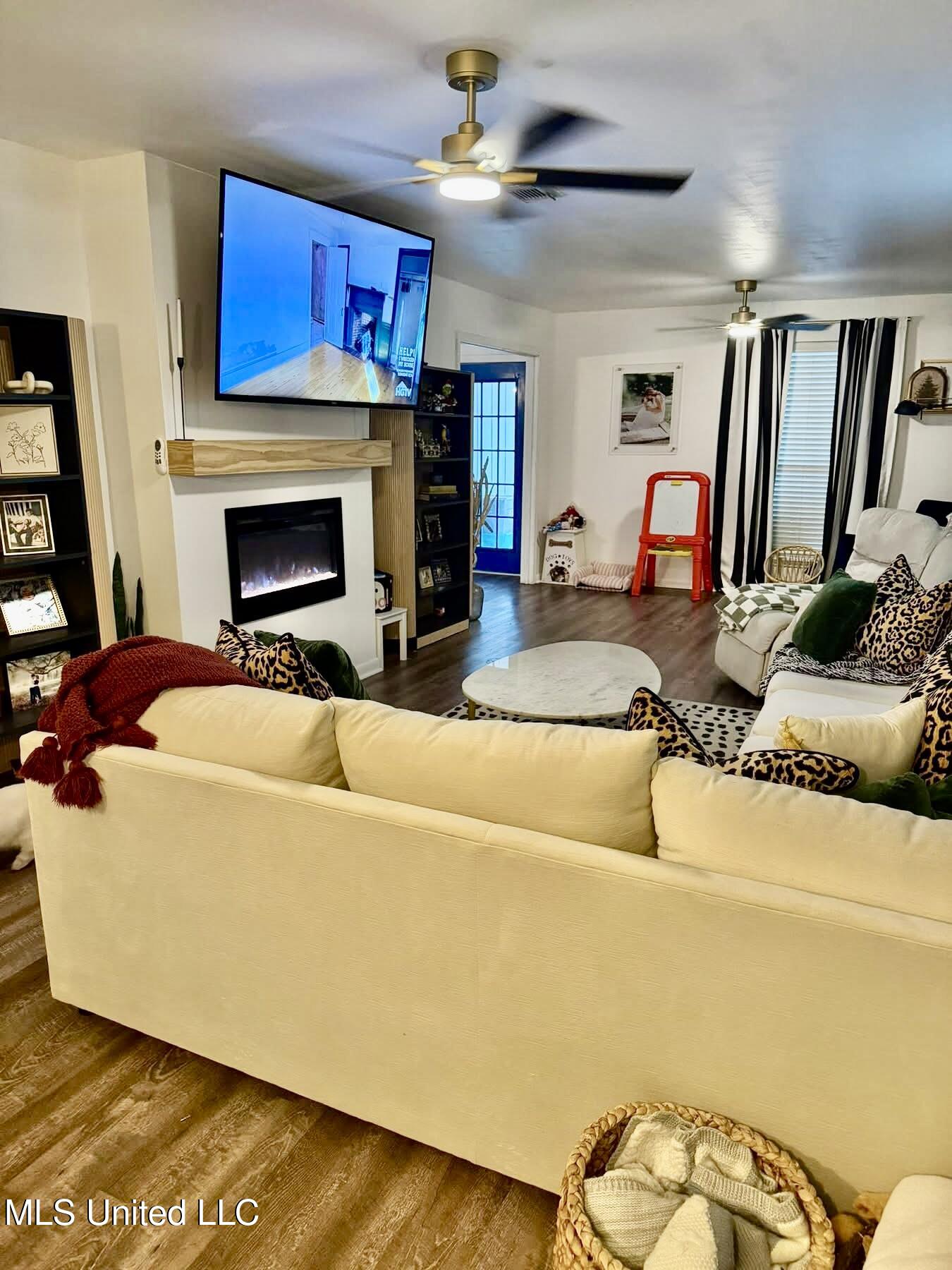 169 Lee Avenue Property Photo 5