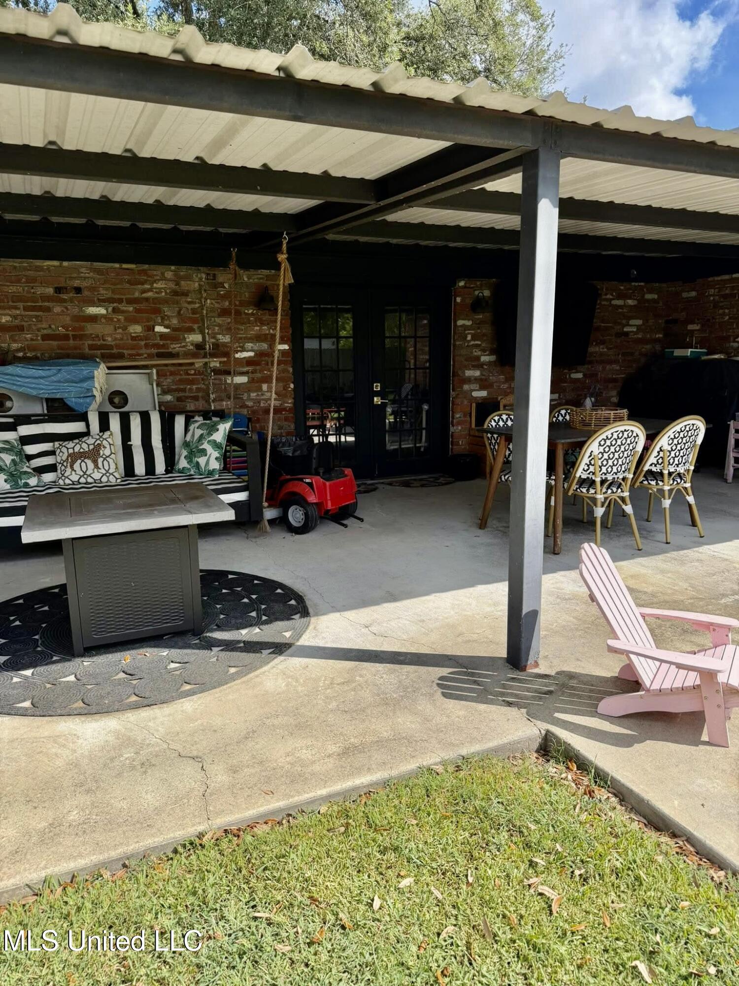 169 Lee Avenue Property Photo 28