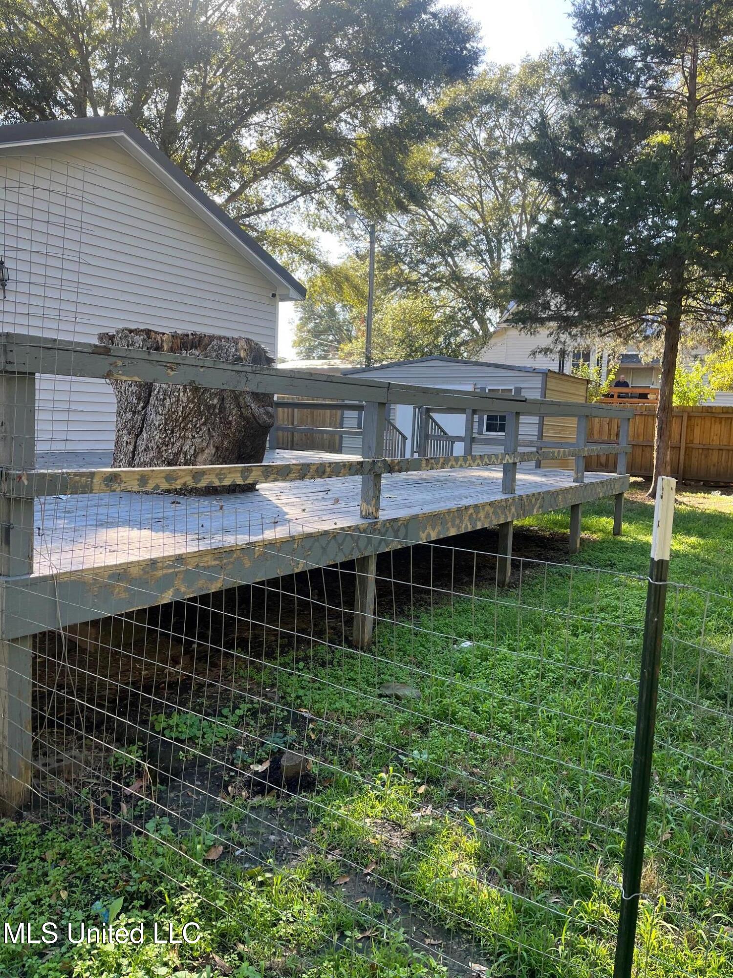 104 Hightower Street Property Photo 12