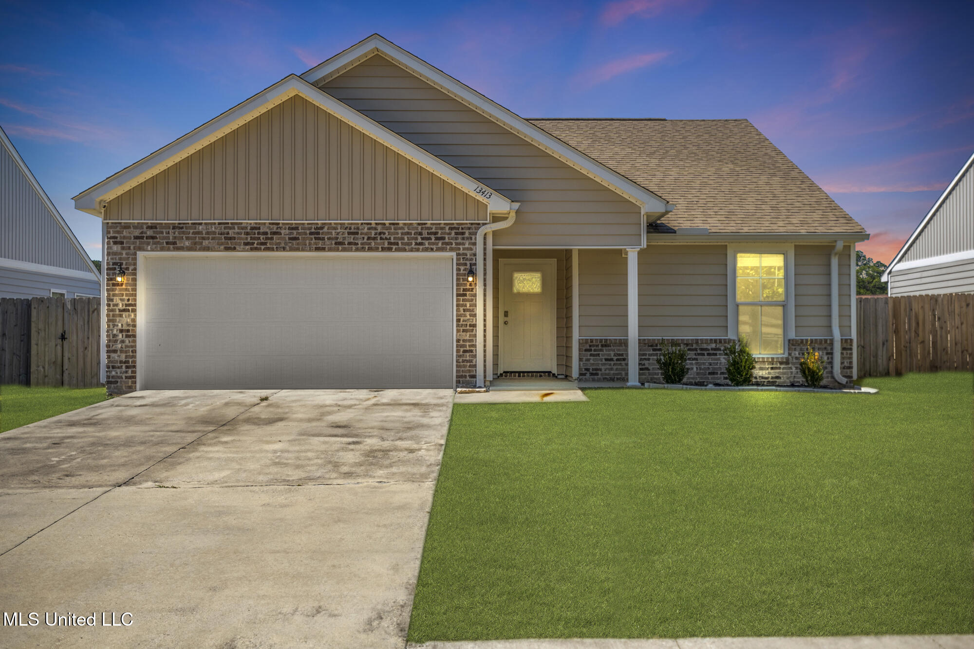 13413 Willow Oak Circle Property Photo 1